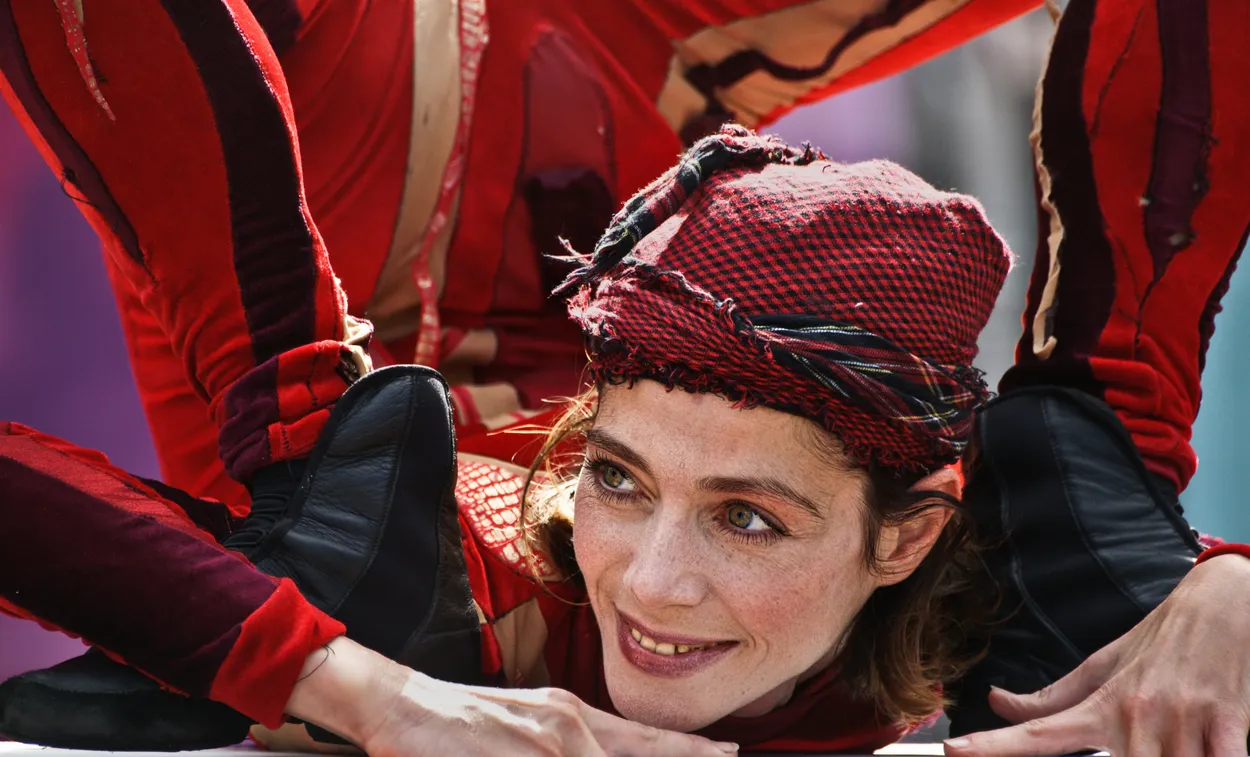Entry 25852140