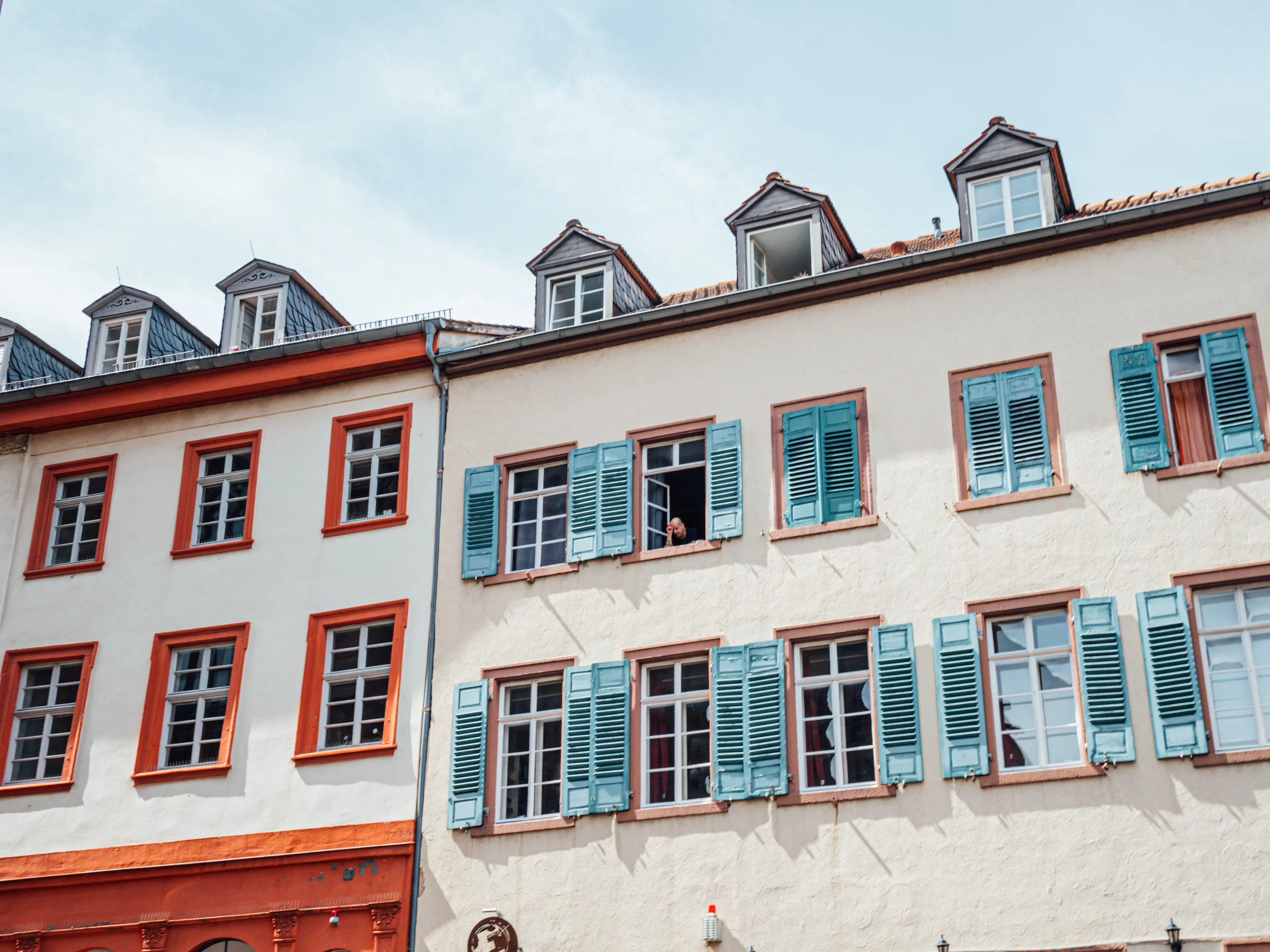 Crossing Facades