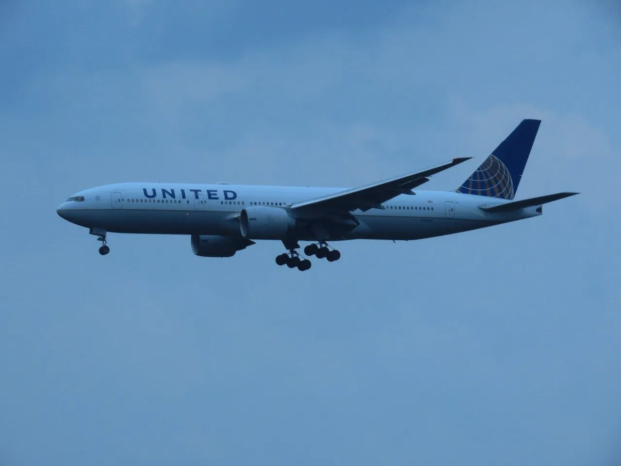 Large Passenger Planes (in colour)