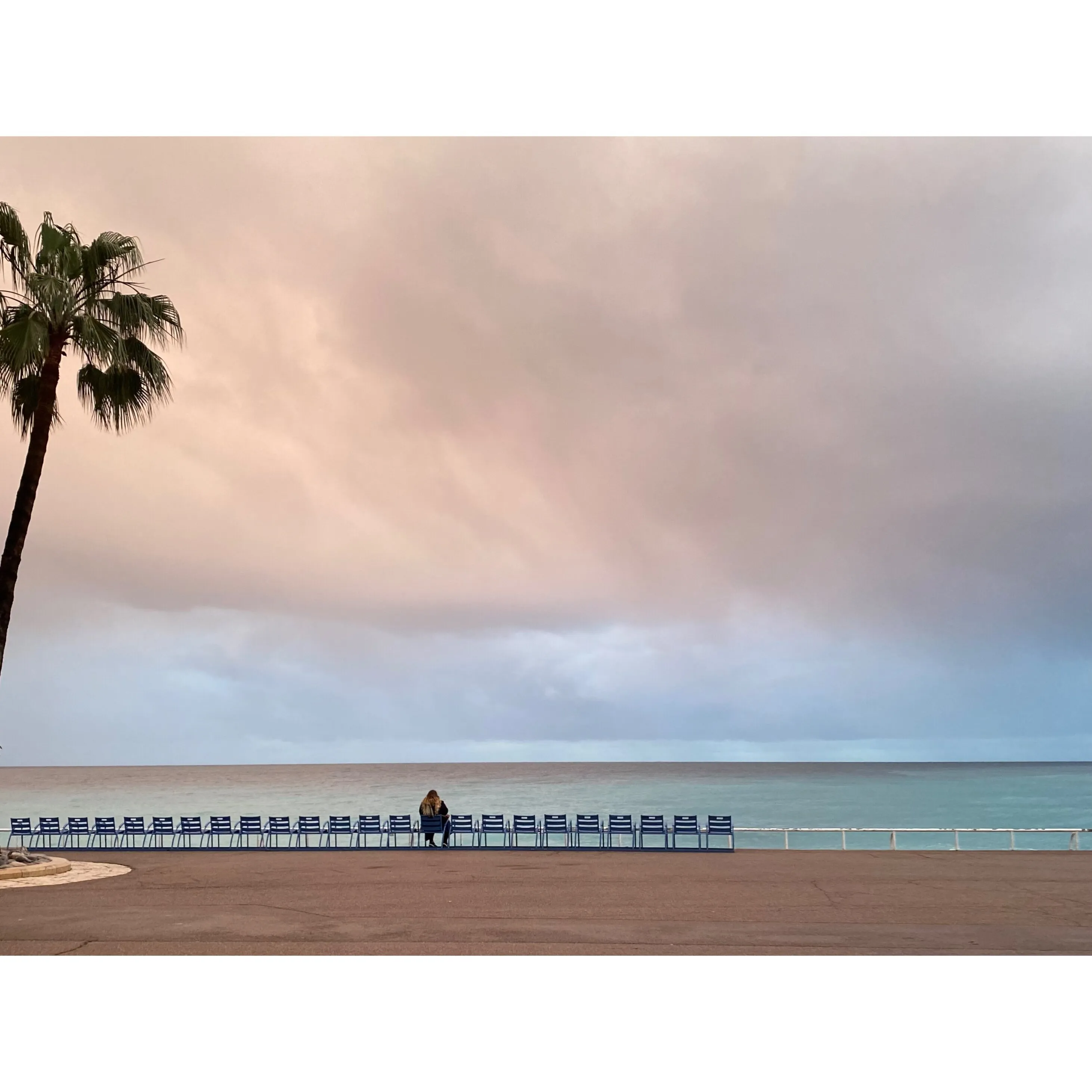 Promenade des Anglais dans la brume