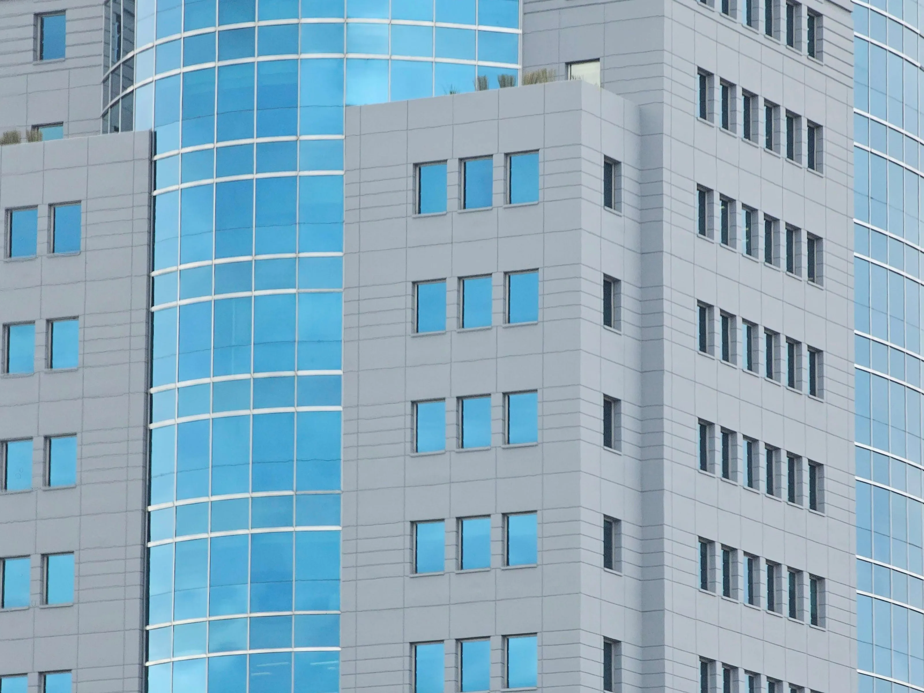 "Sky blue" Glass and concrete