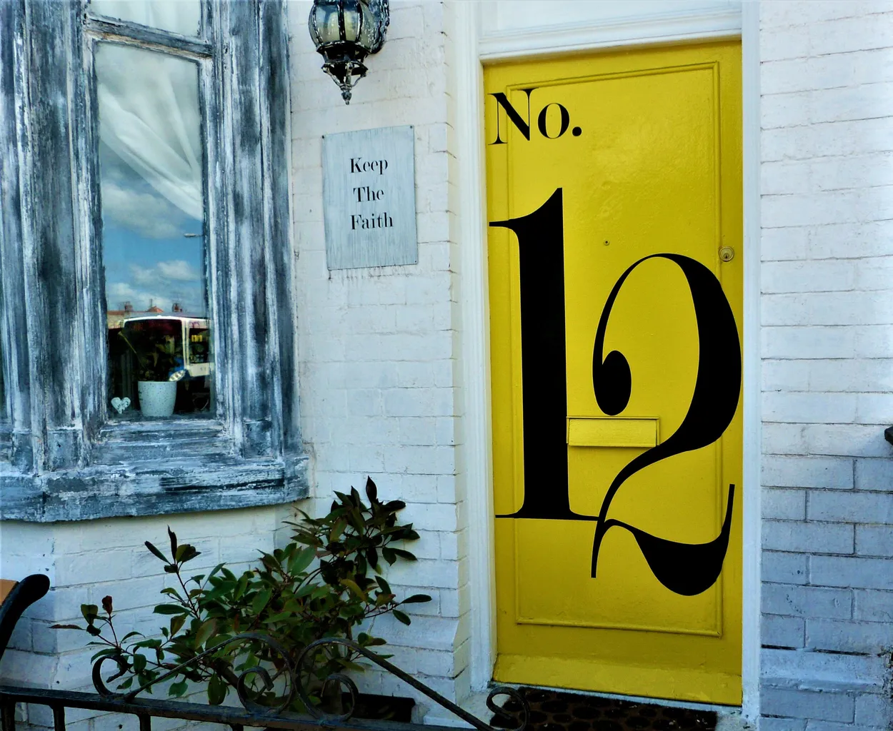Entry 21898681