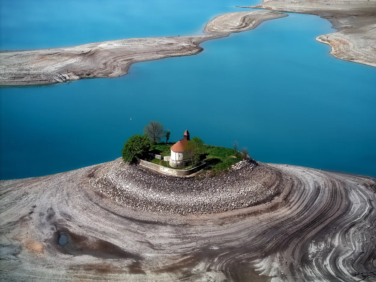 Last Testimony of a drowned village
