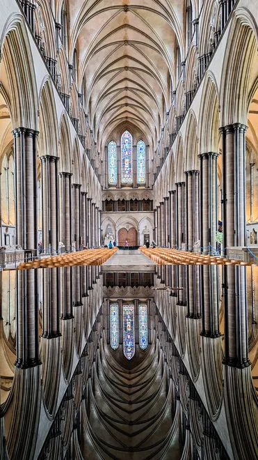 Salisbury Font Reflection