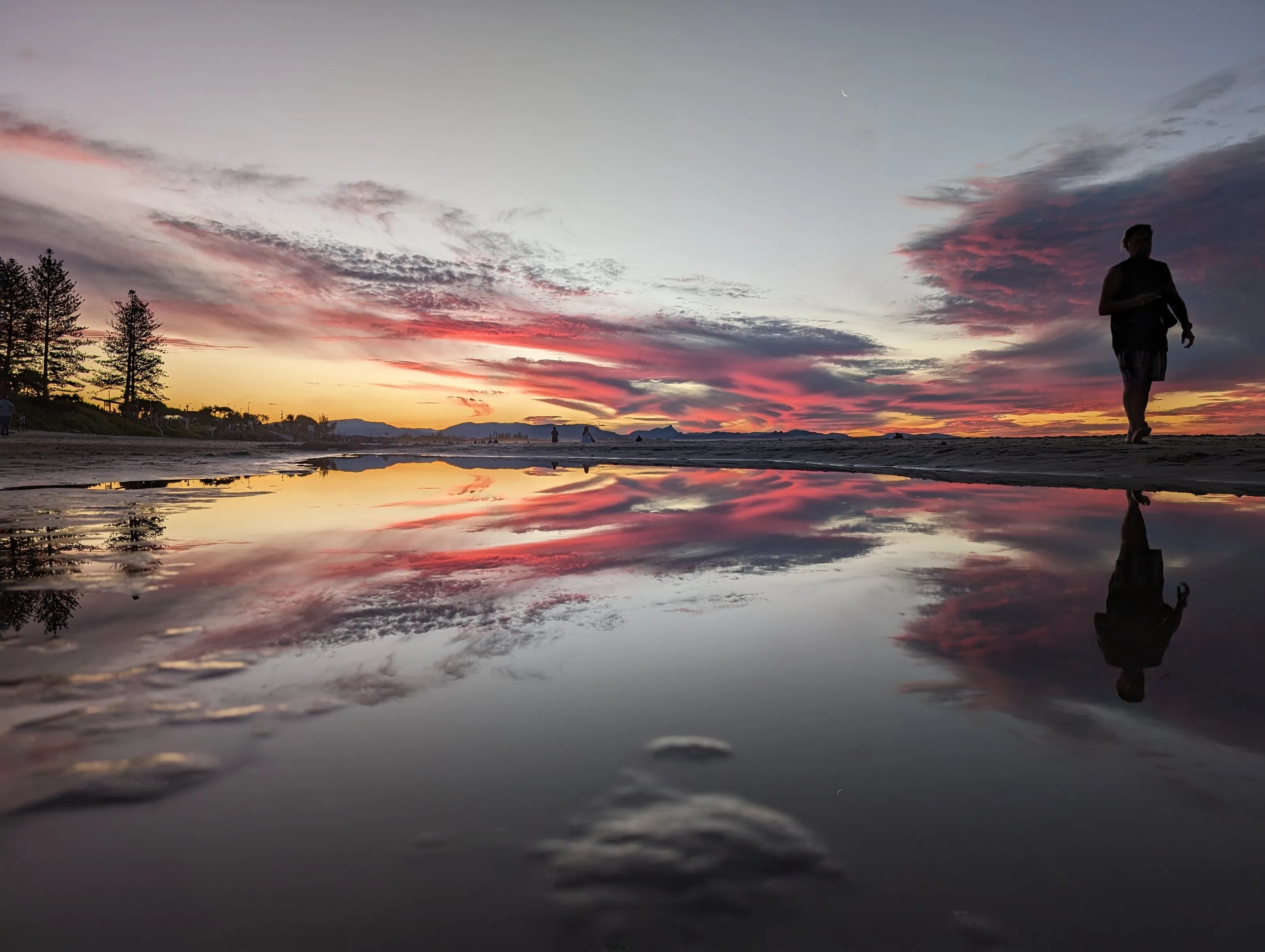 Wings out of Sun, Sky and Sea