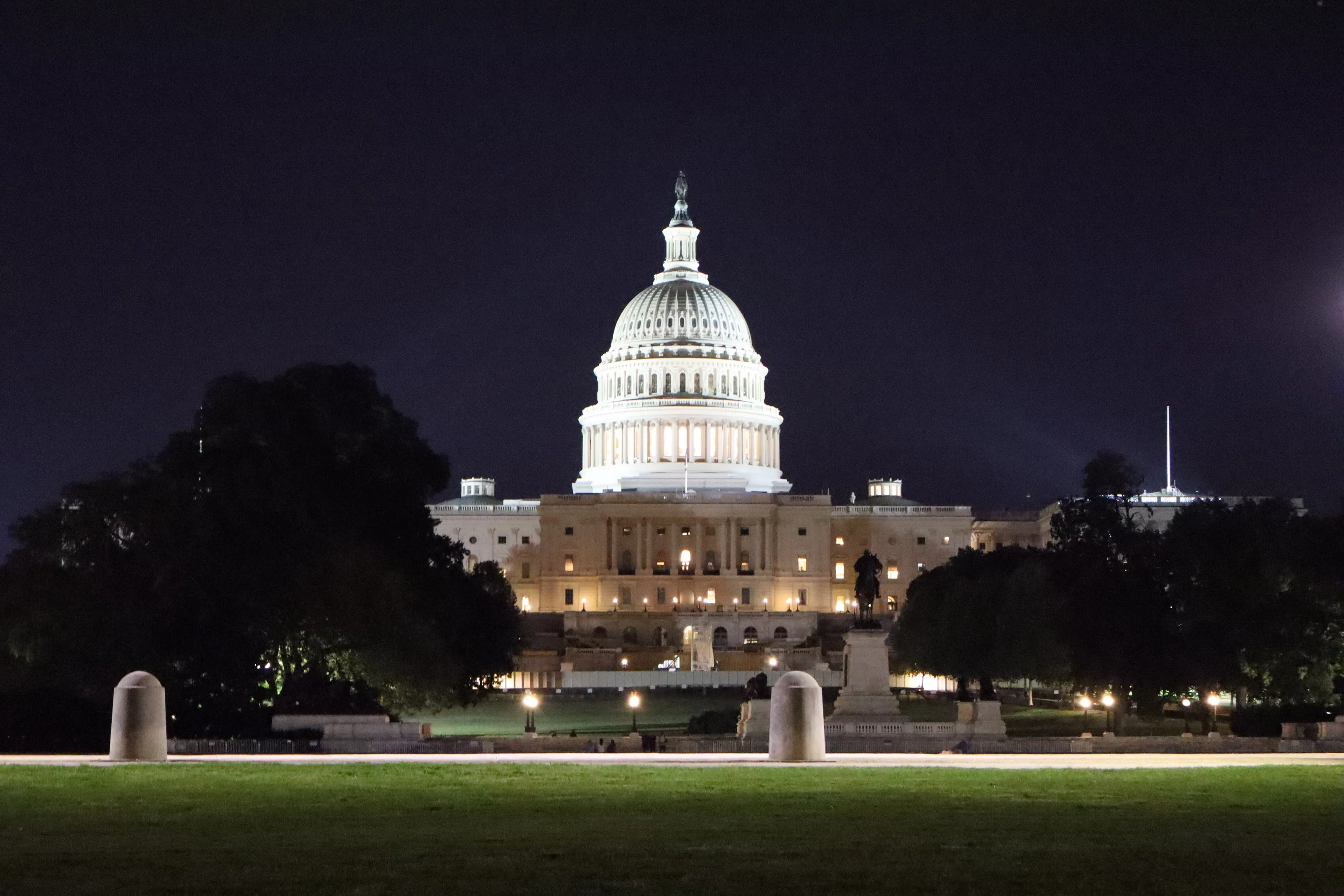 U.S. Capitol Building at night