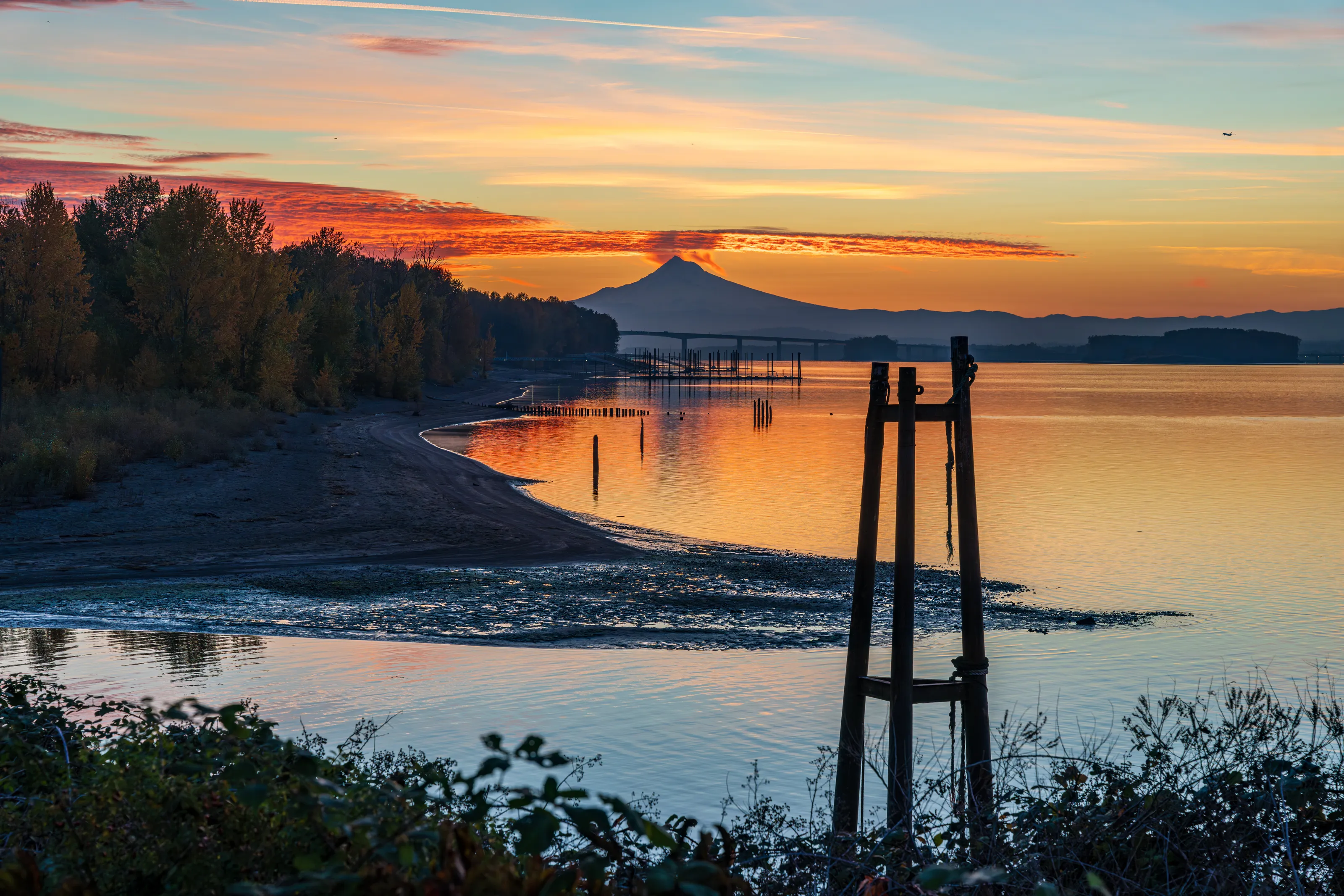 Sunrise on the Columbia