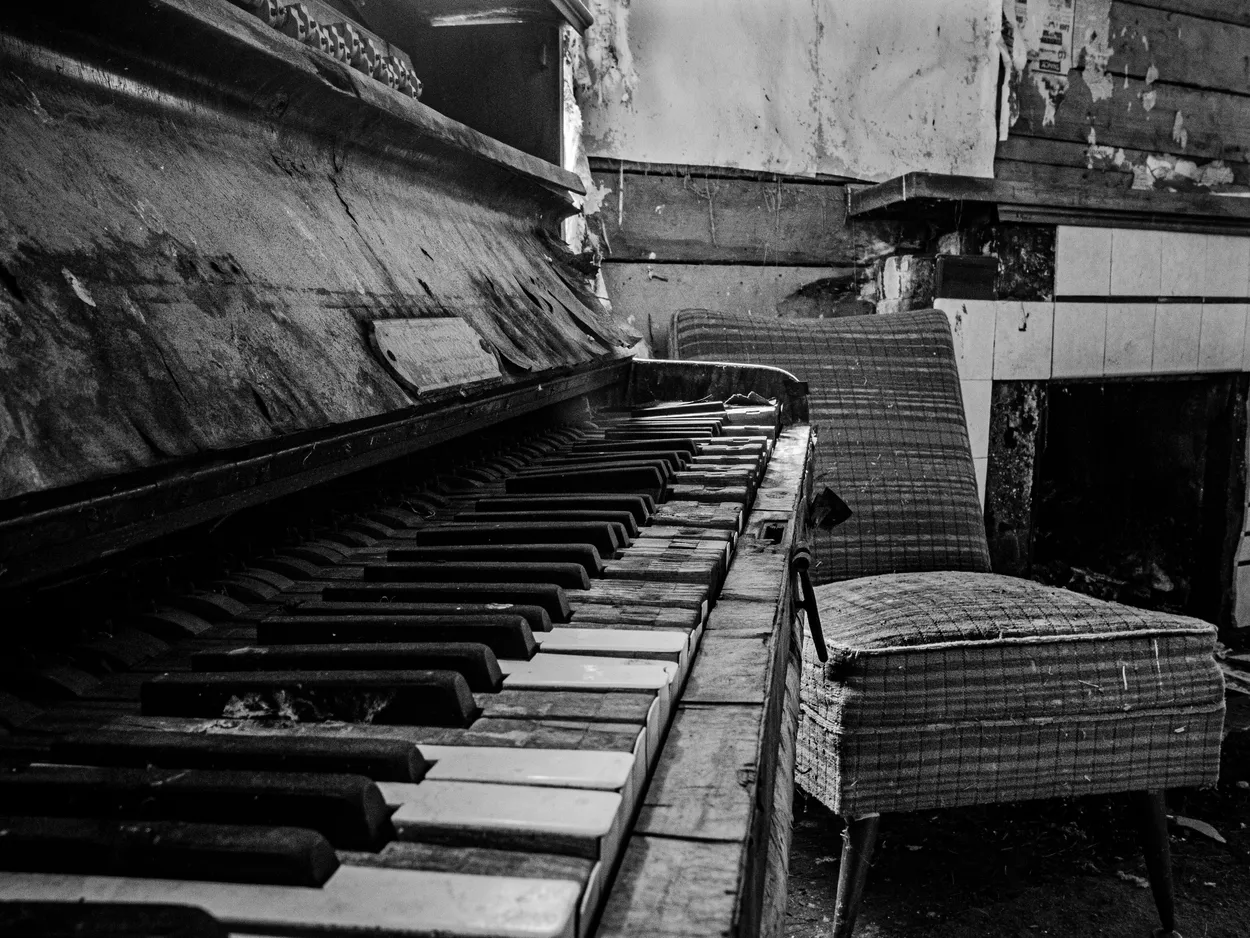 Around the Piano and by the Fire I Used to Sing