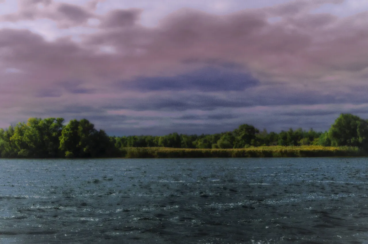 Etude #171001DSC4183.The Dnieper bank in the autumn evening.