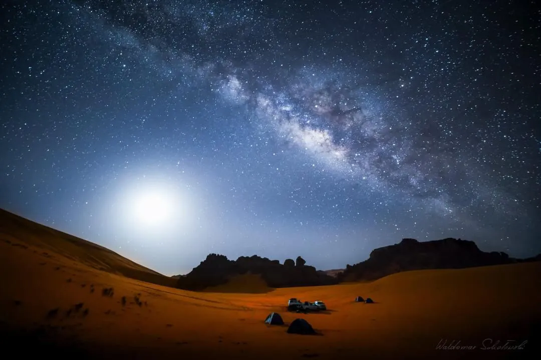 When the Milky Way meets the moon