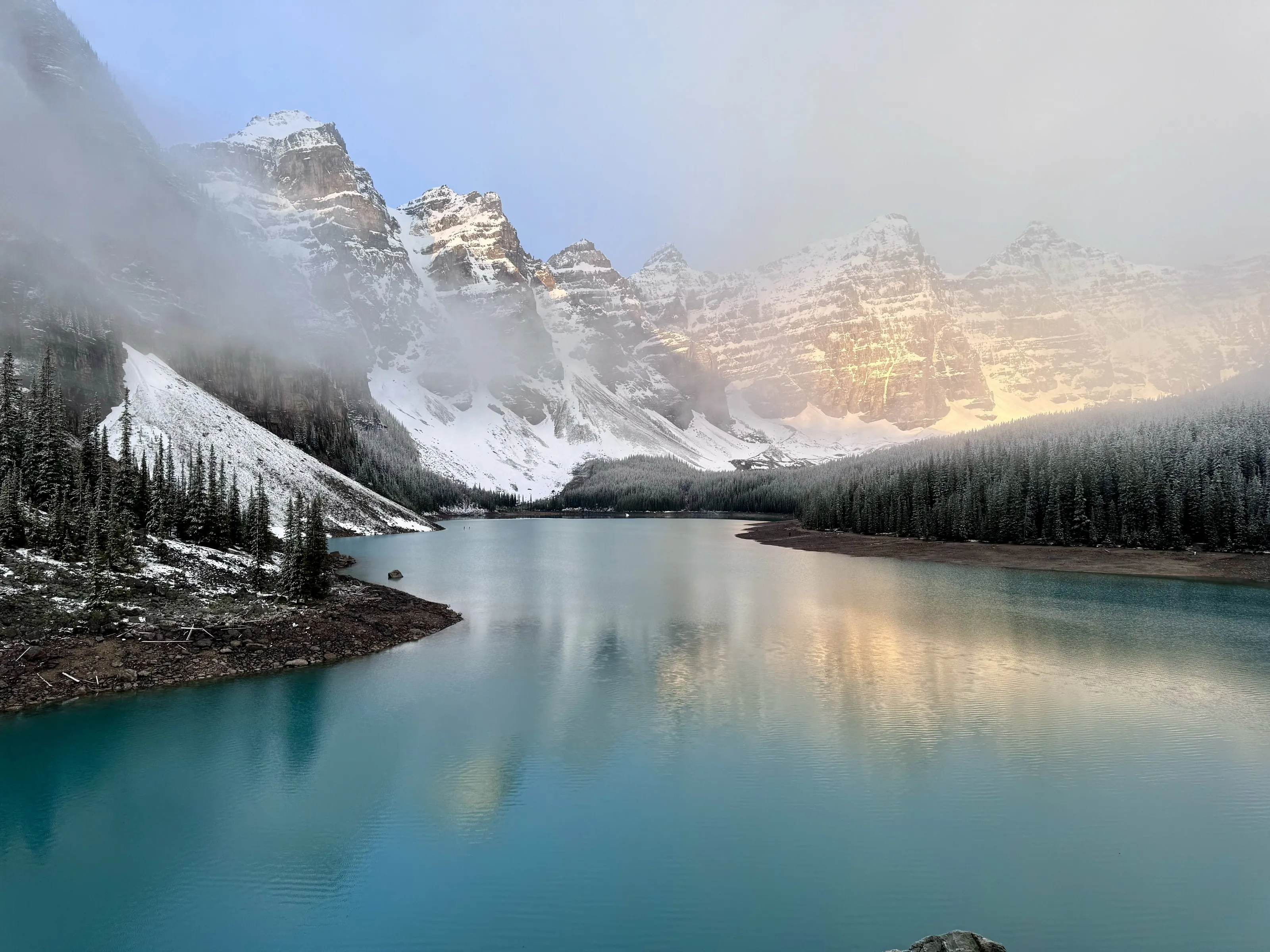 Sunrise at 10 Peaks, Lake Moraine