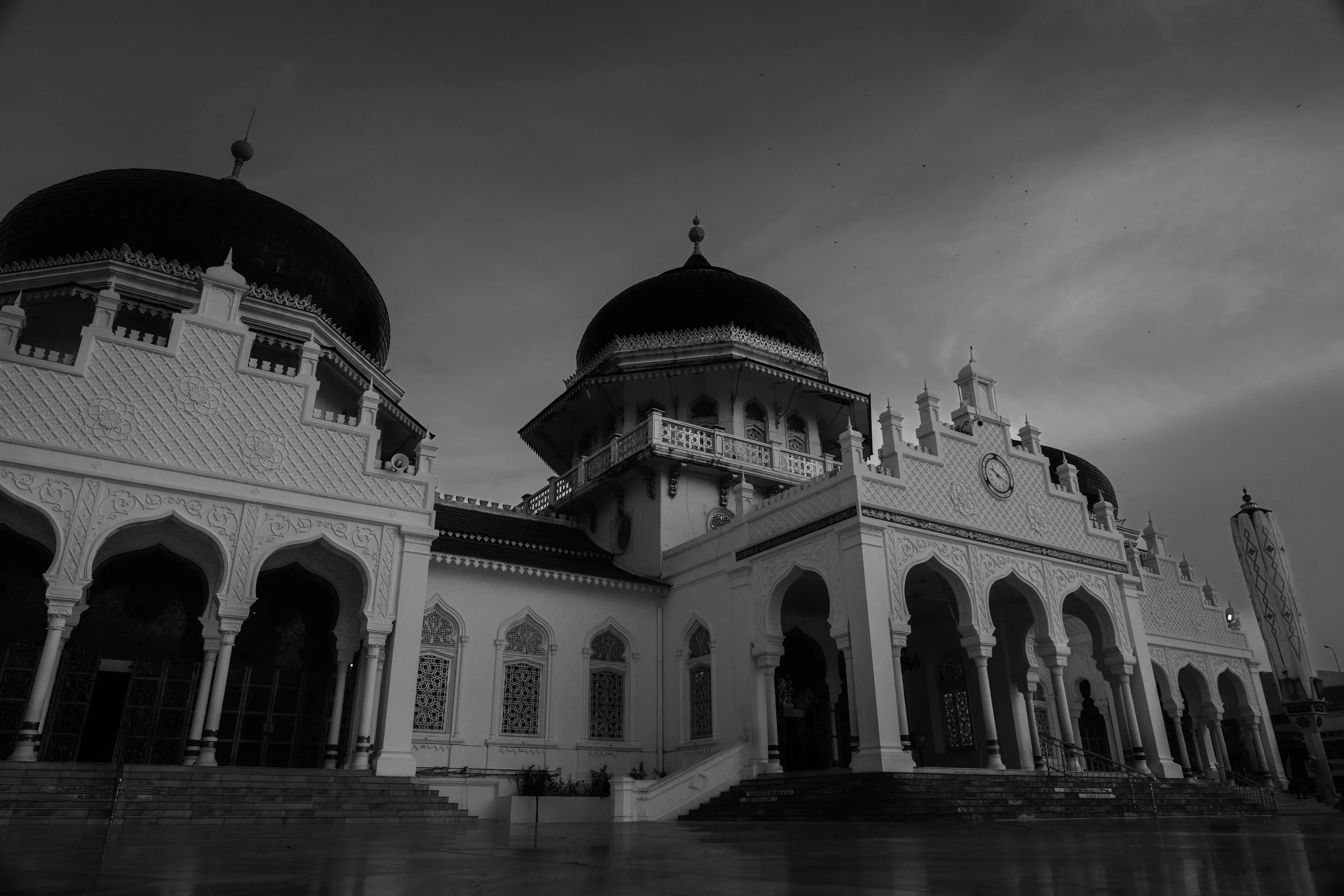 Masjid Raya Baiturrahman B/W