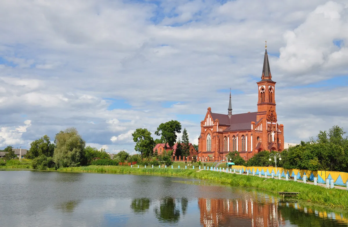 Church of Sts. Anthony  (Belarus, Postavy)