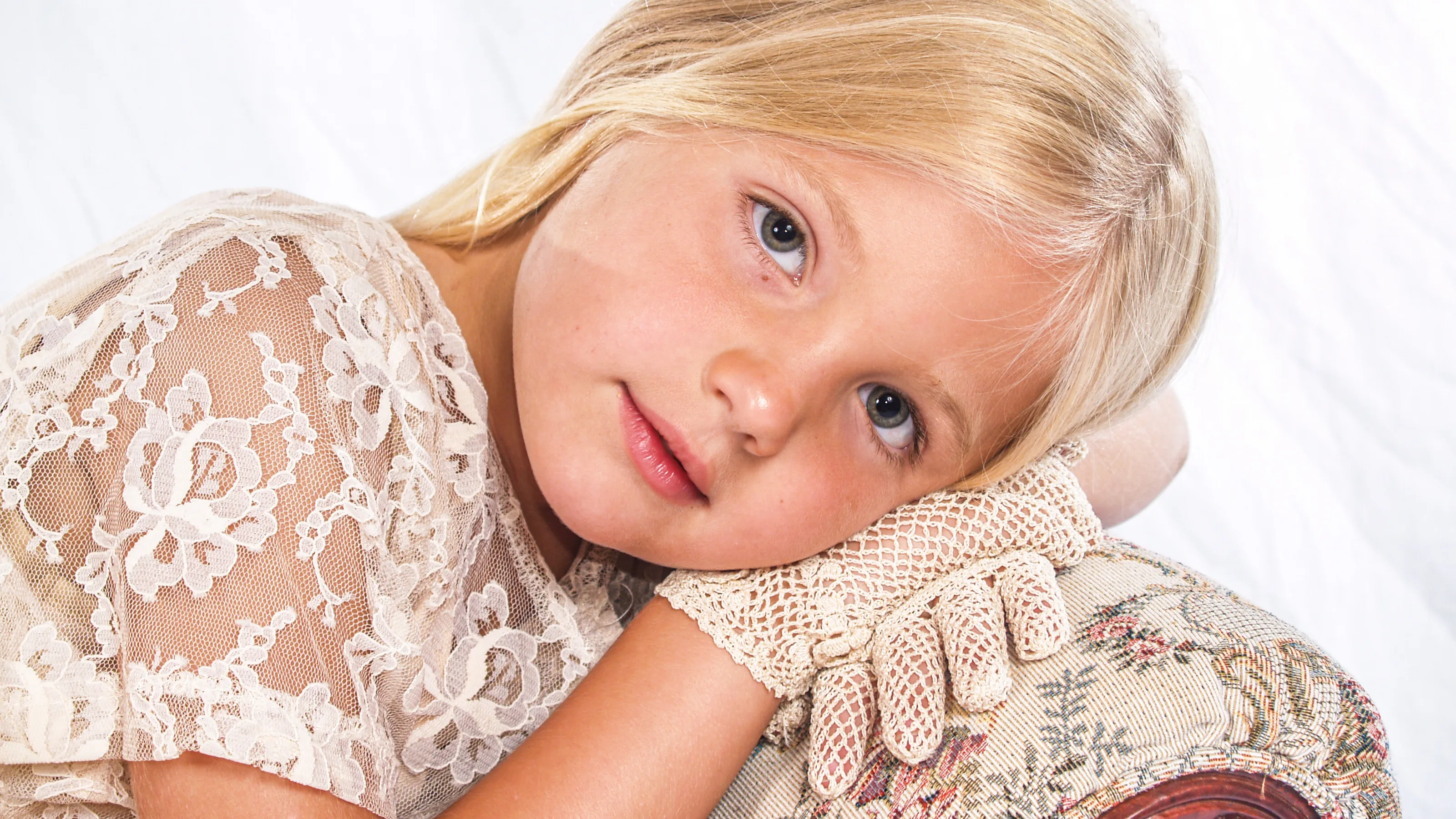 Posed Portraits of Girls Aged Under 10 (in colour)