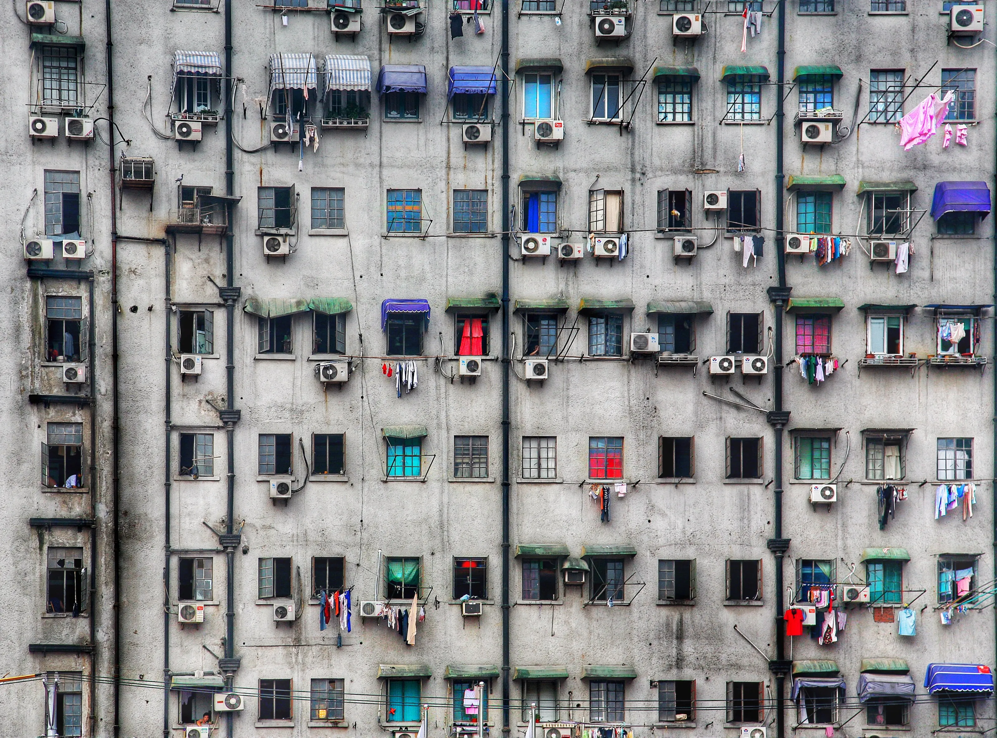 Made of concrete