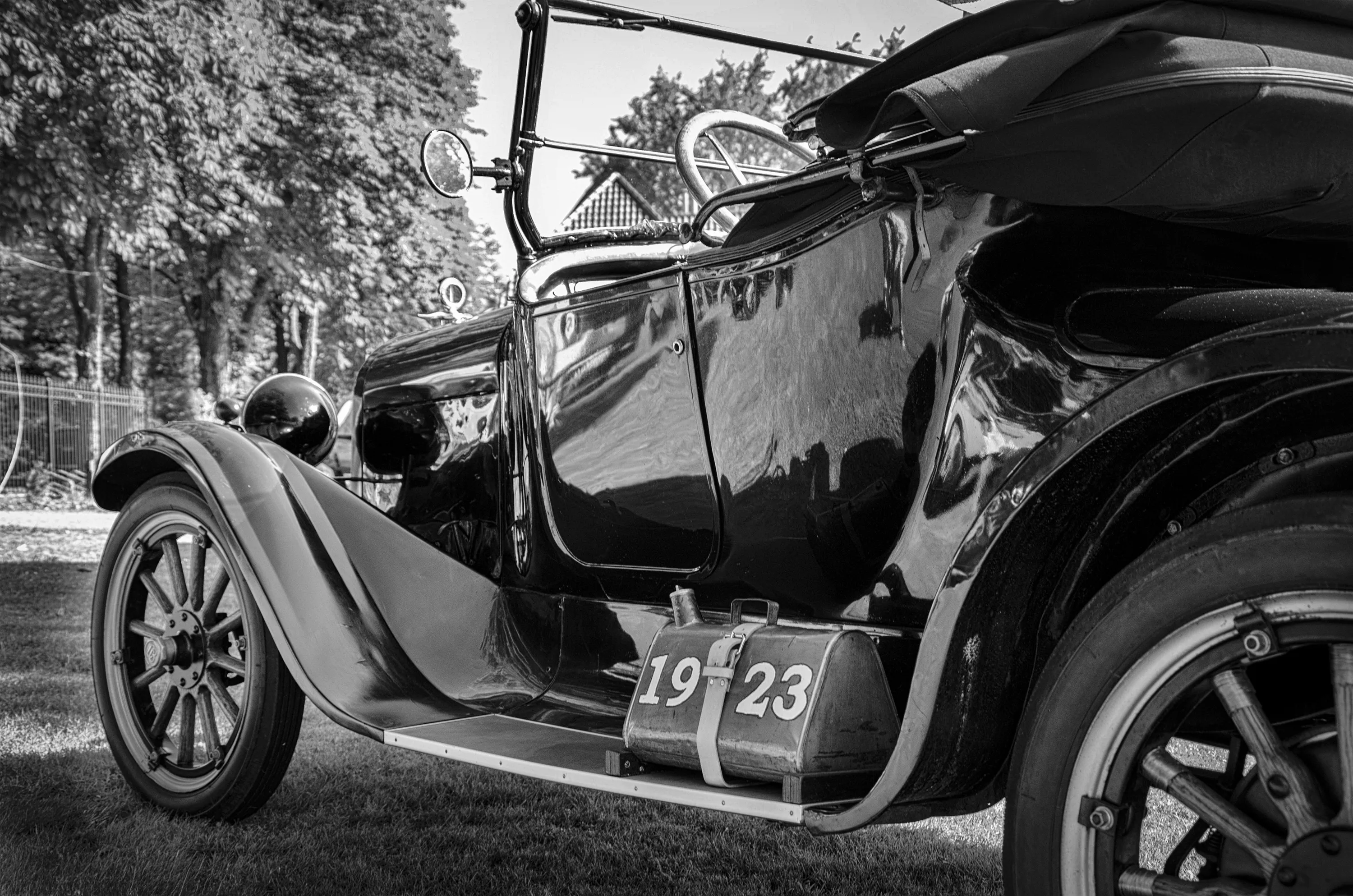 Antique, Vintage and Classic Cars