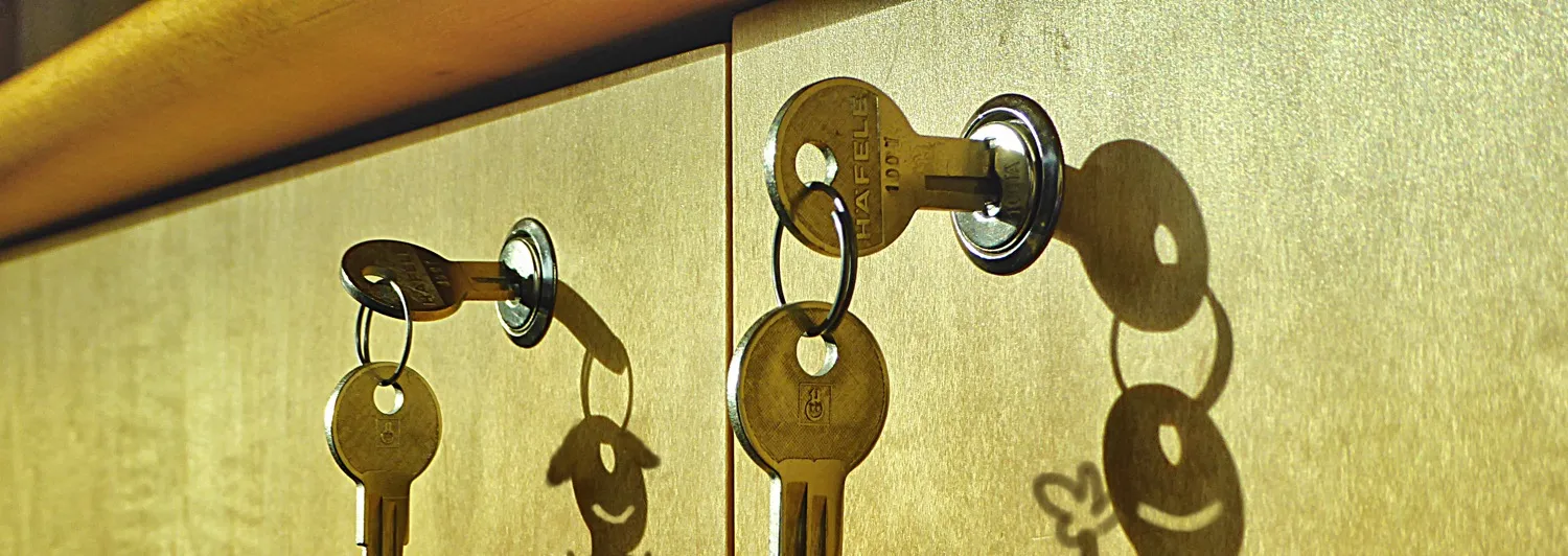 Keys and keyholes