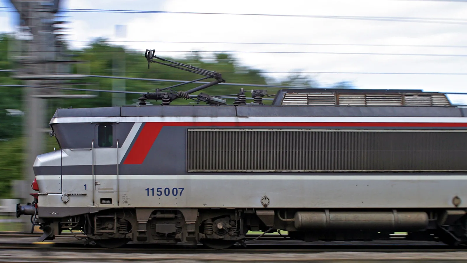 Electric and Diesel Locomotives (No steam)