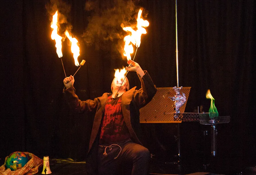 Solo Circus or Street Performers (Not Buskers)