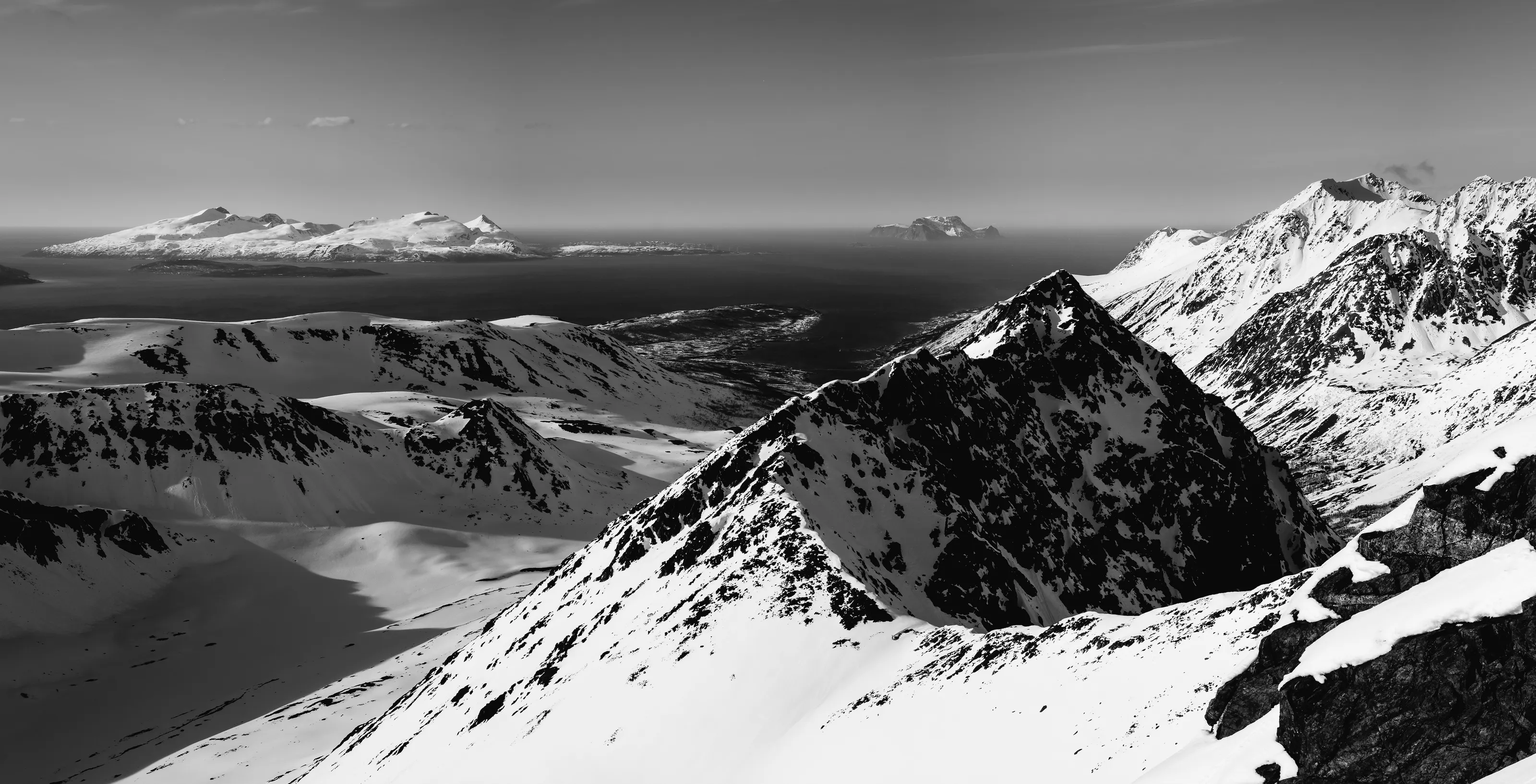 Winter contrast: Black and white winter images