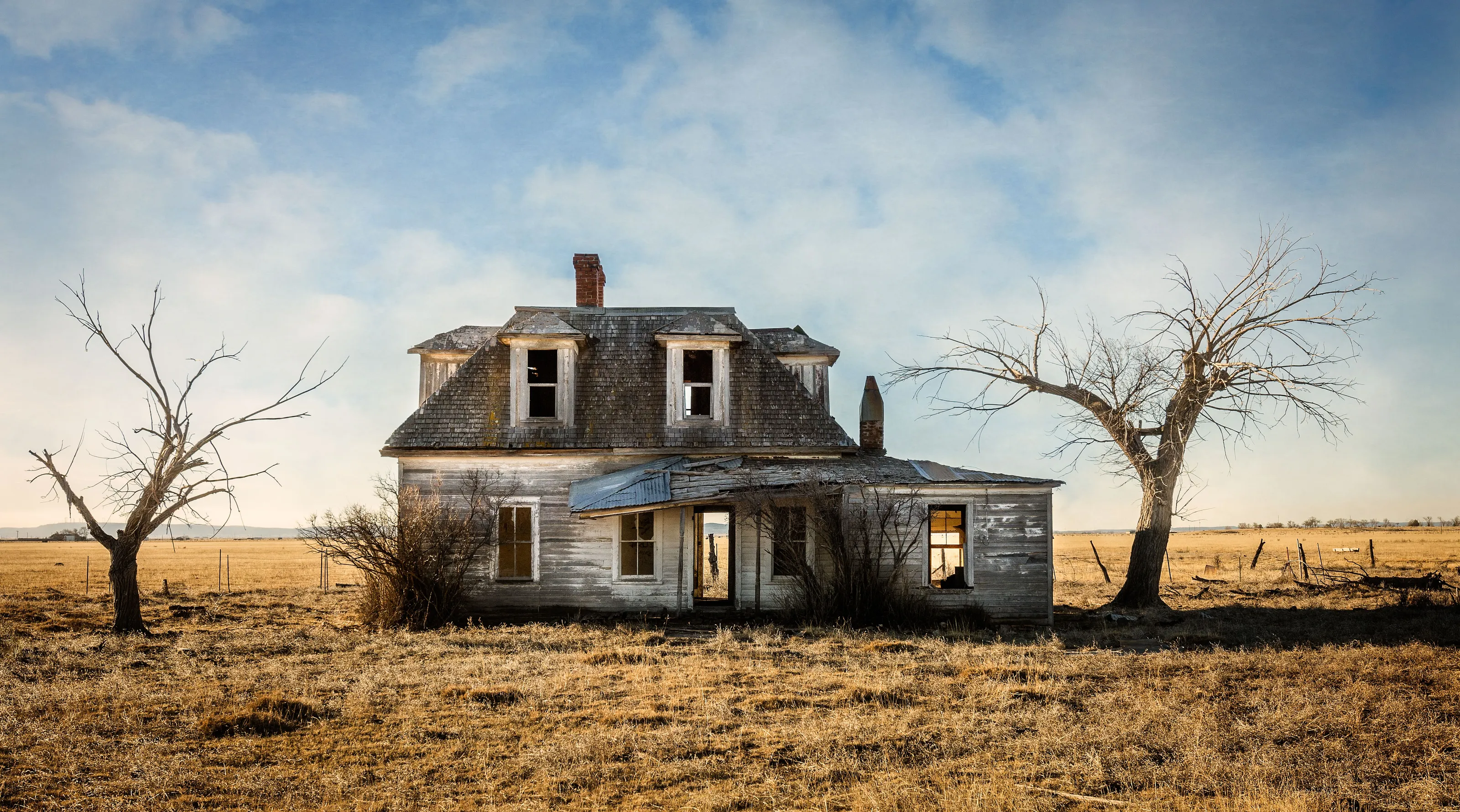 Old Houses, Shacks, Sheds and Barns in Colour