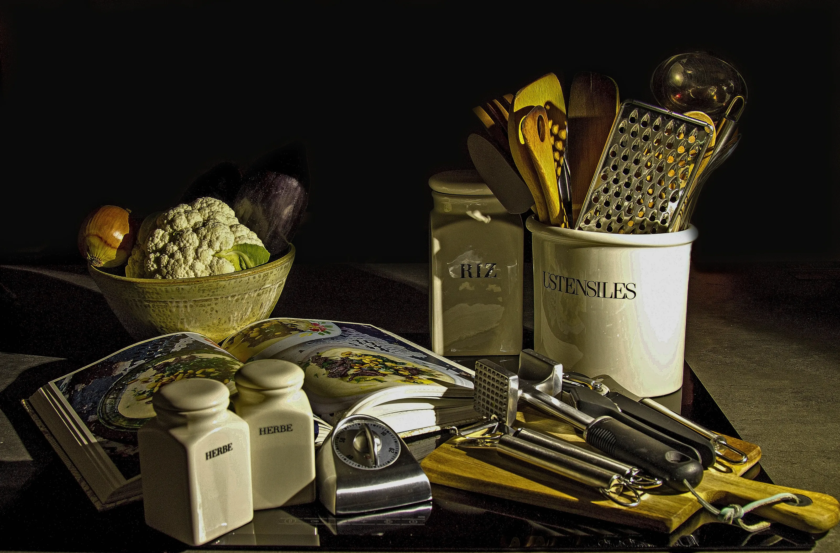 Kitchen Utensils (no people)