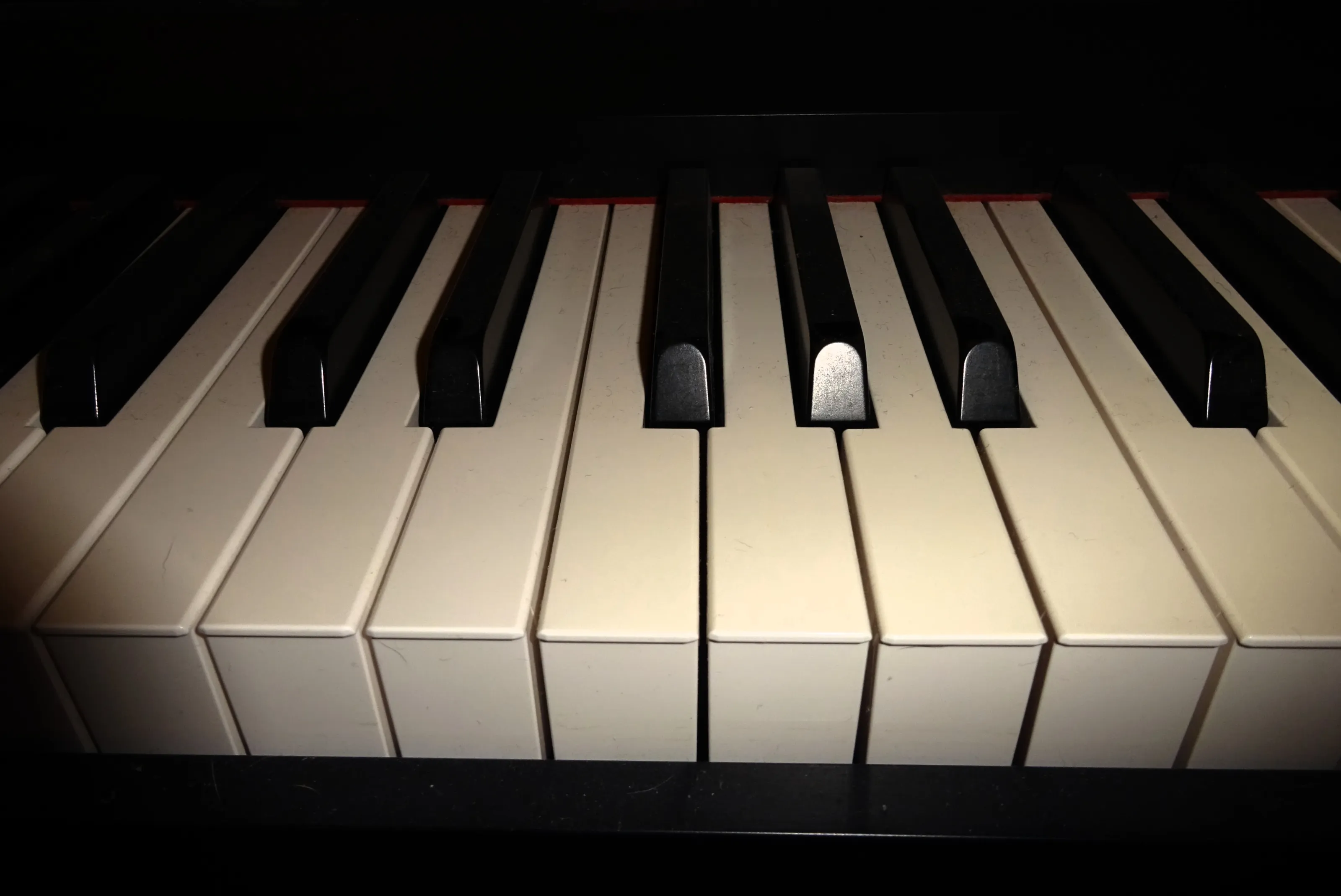 Colour Photos of Black and White Objects
