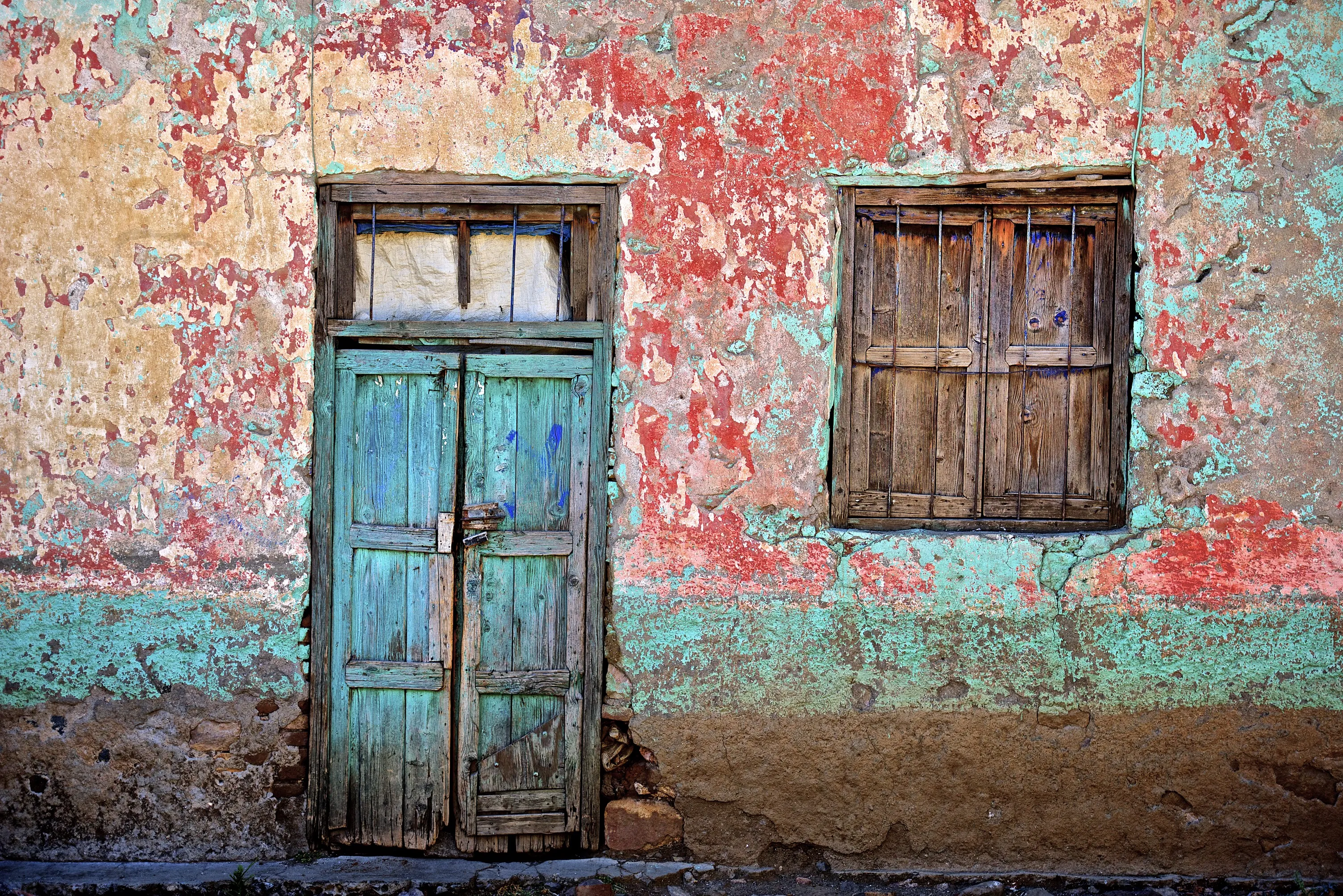 Peeling Paint in Colour (no people)