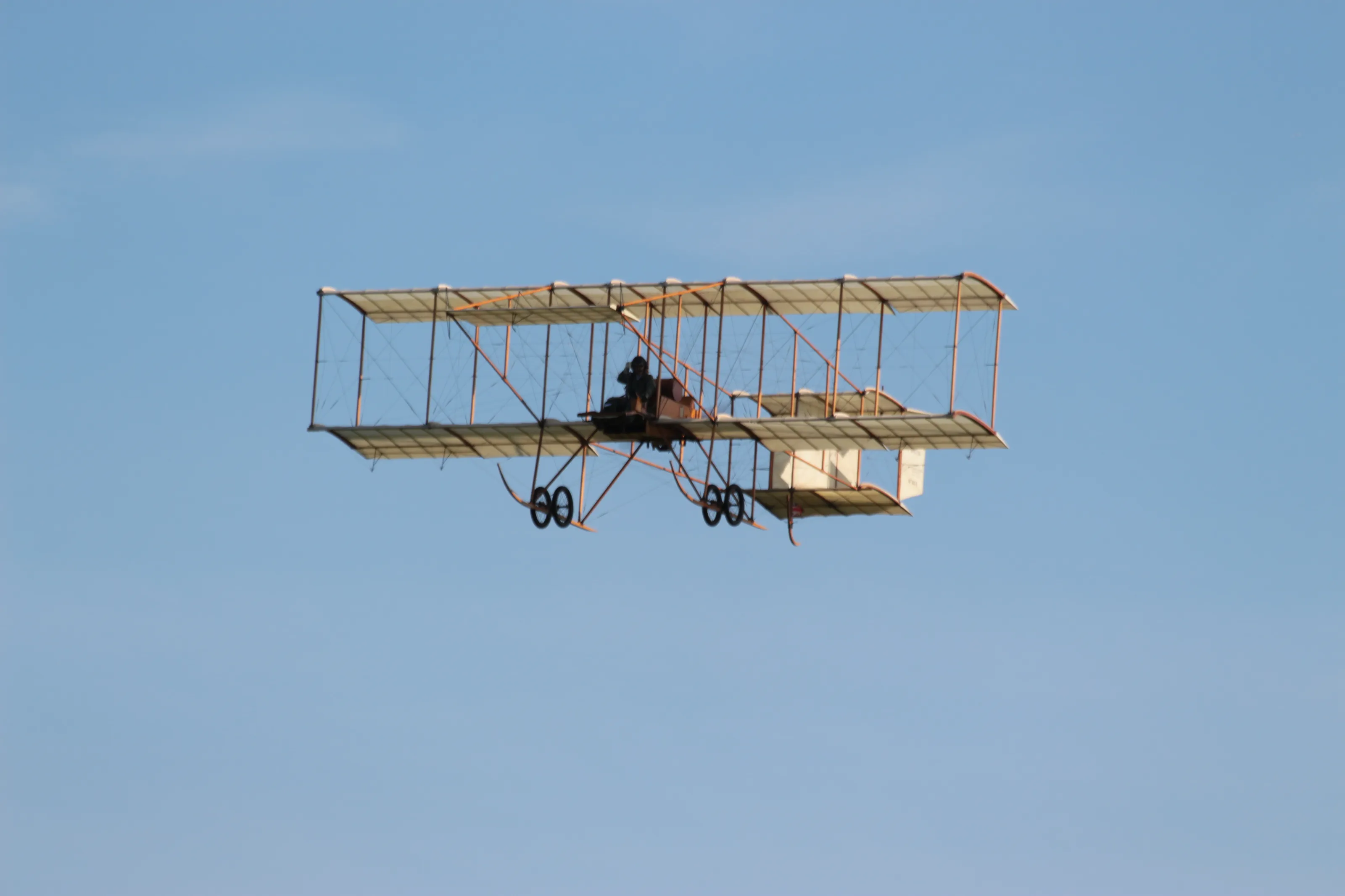Biplanes or Triplanes in Flight