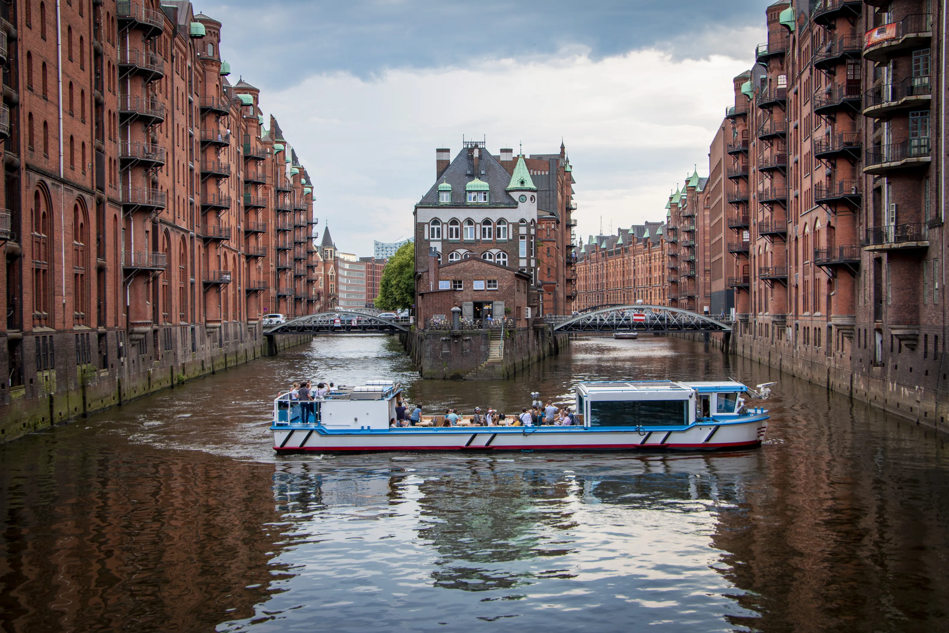 Urban Waterscapes in Colour