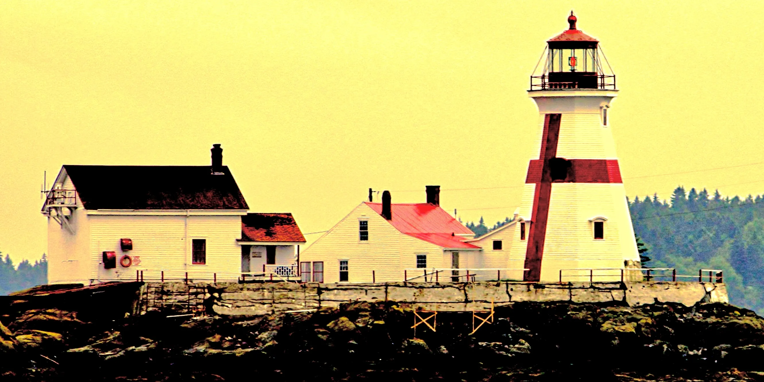 Lighthouses (active or inactive)