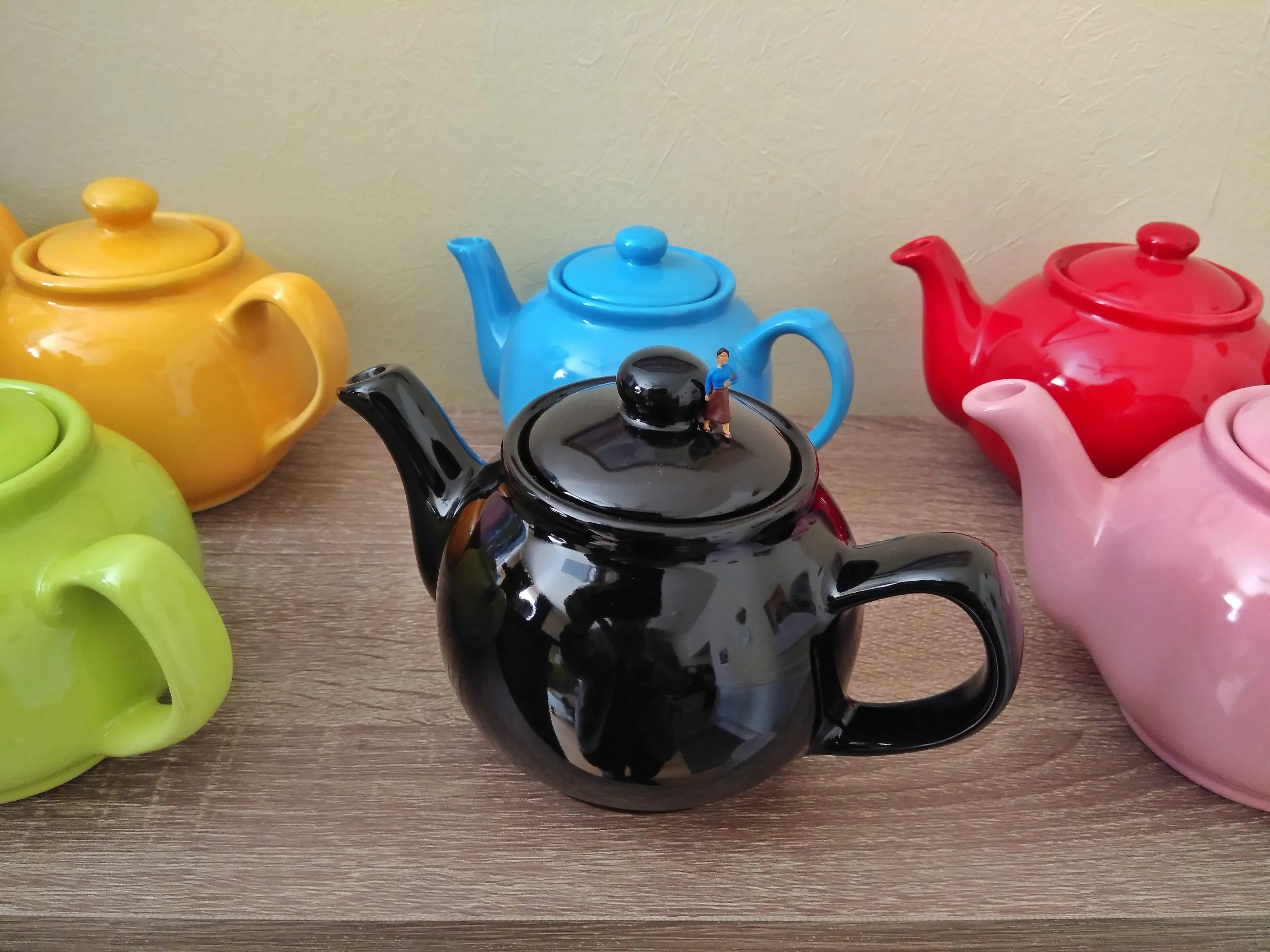Tea and Tea-Related Objects