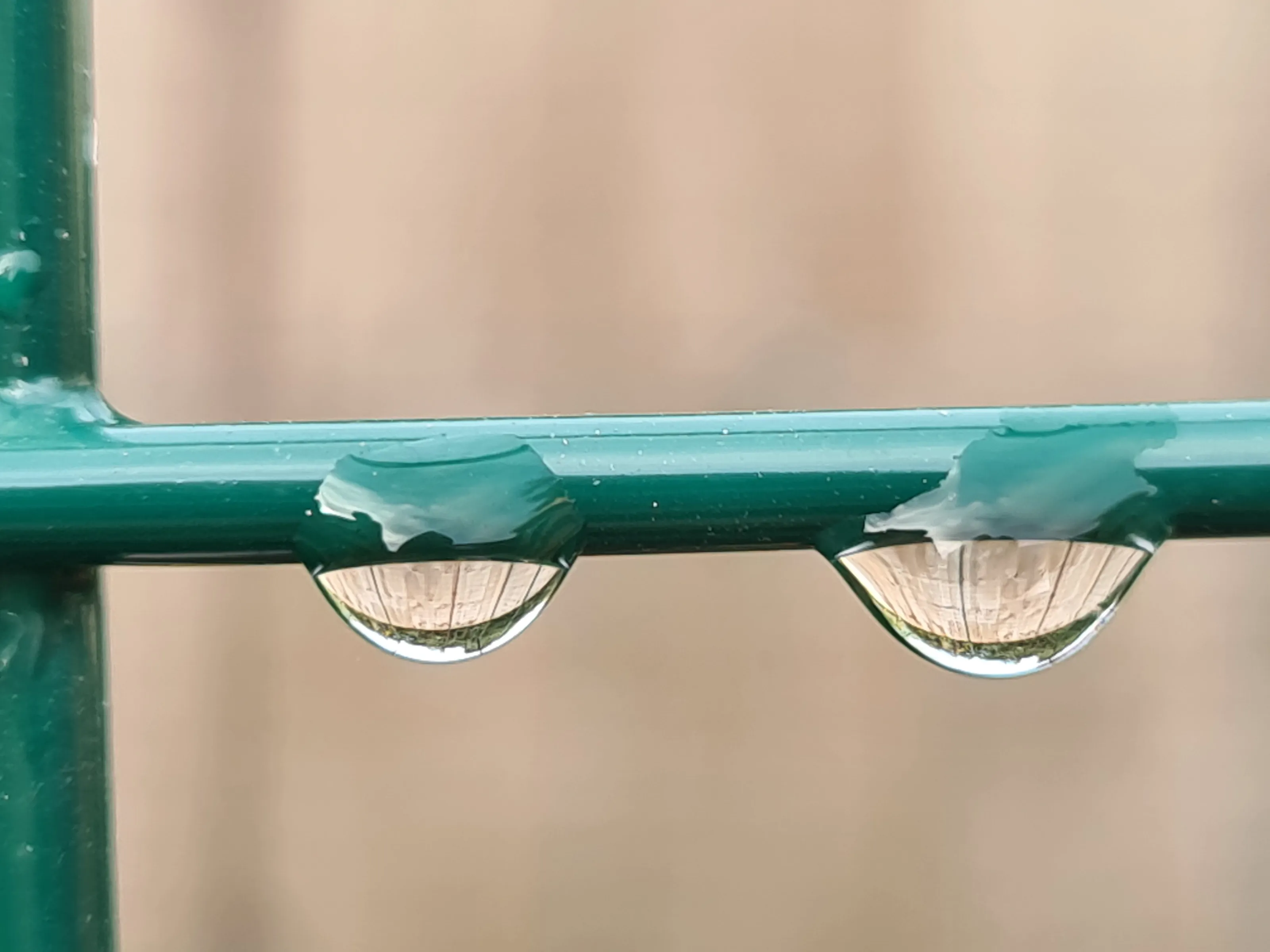 Water Drops on Man-Made Objects (in colour)