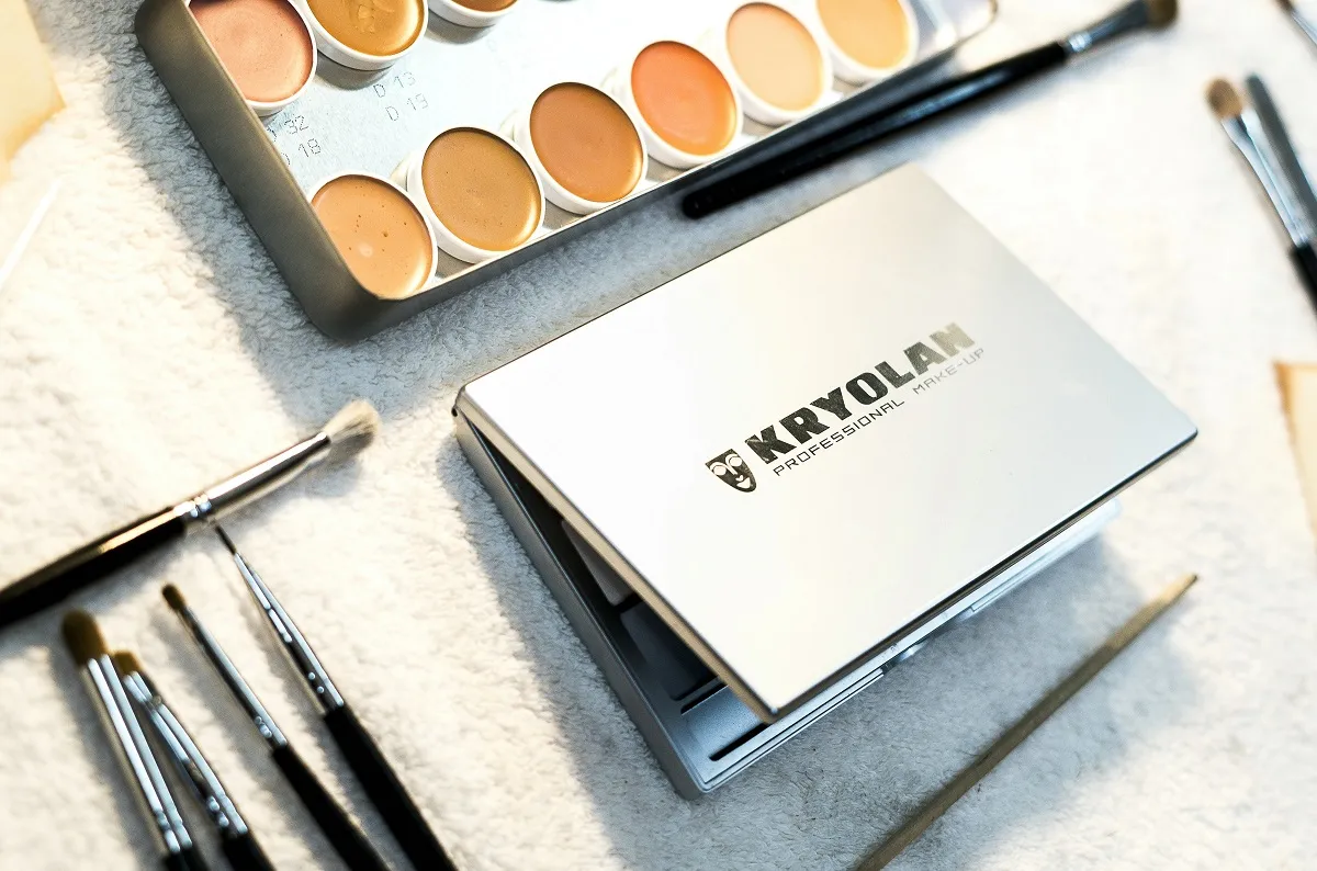 Items of Makeup in Colour (no people)