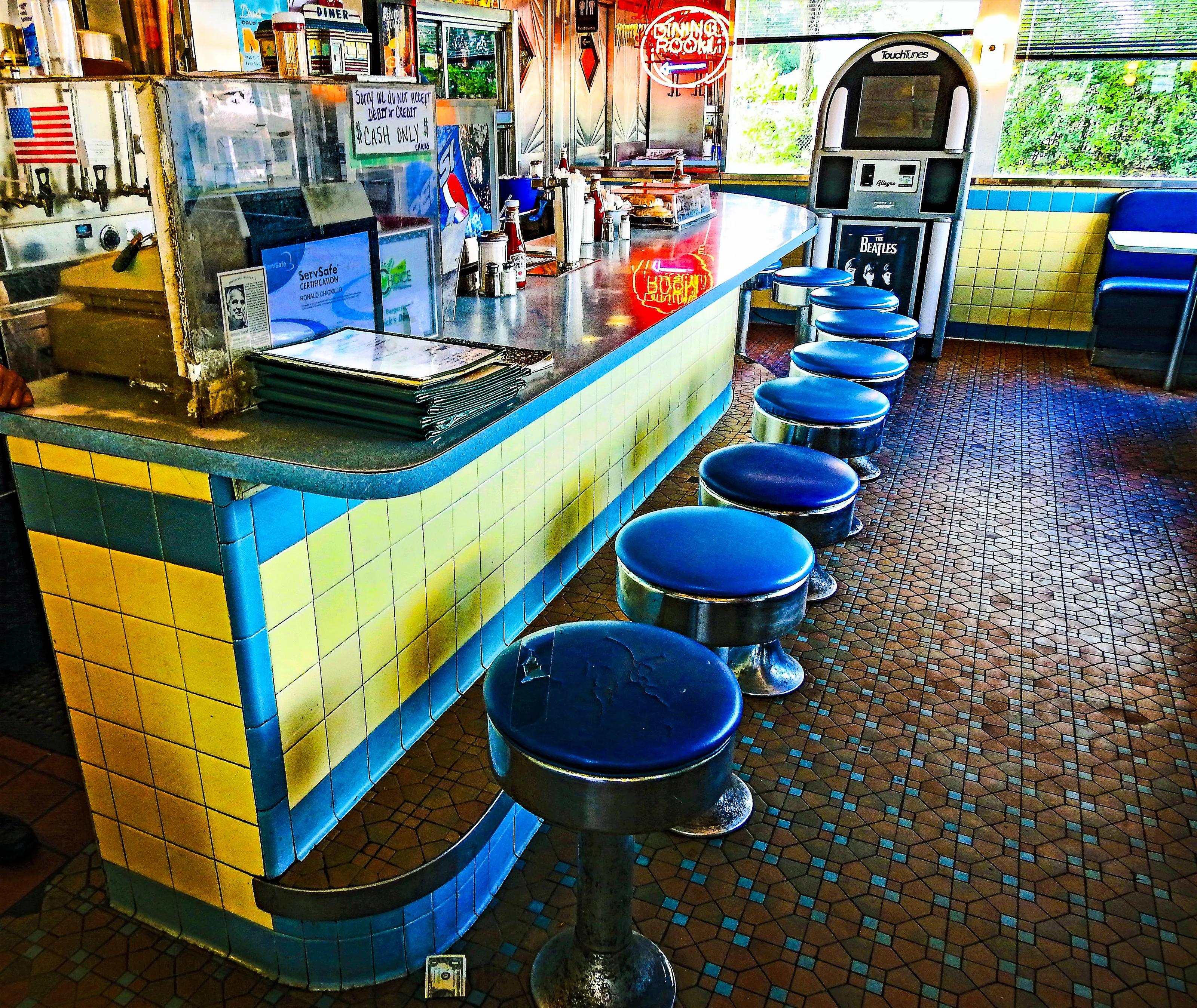 Old-Time Diners and Drive-In Restaurants