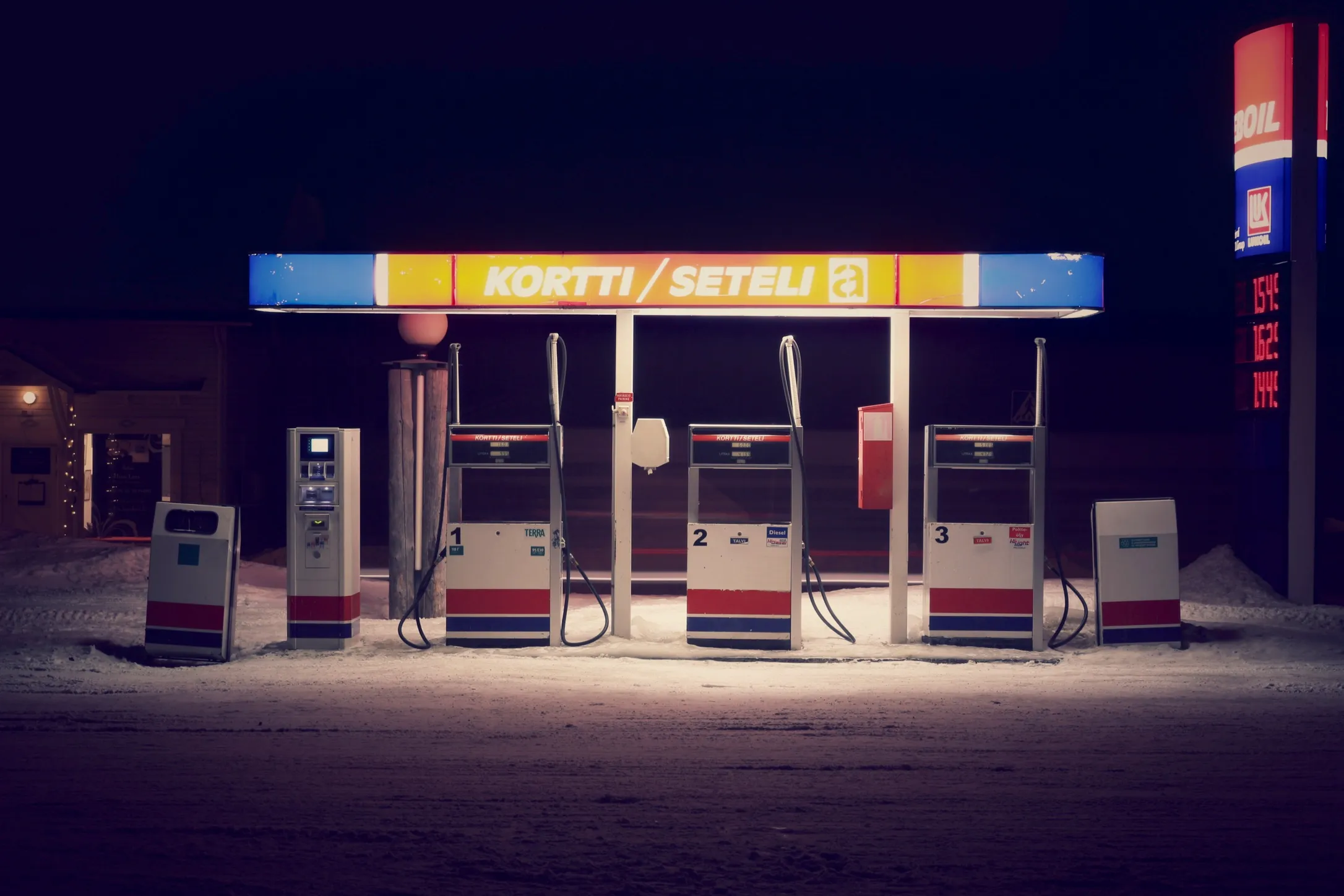 Fuel Service Stations (Illuminated)