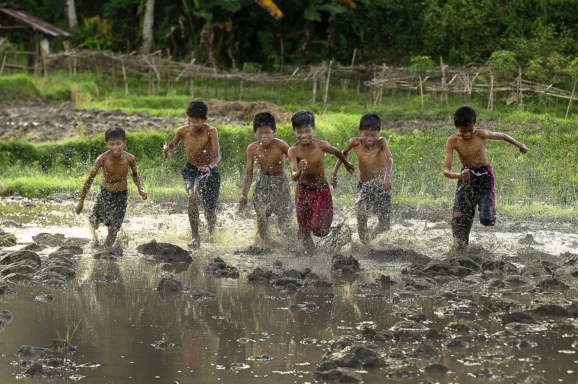People Running (no animals)