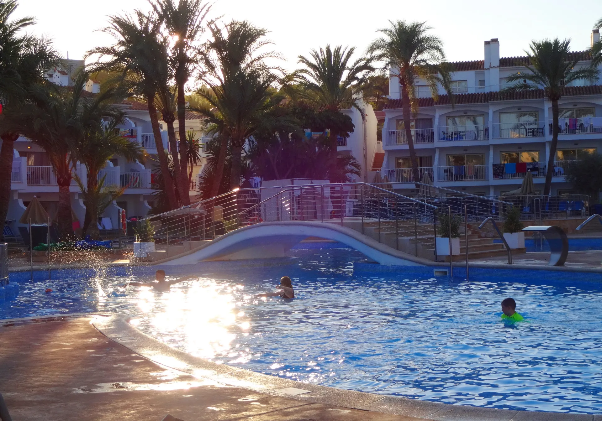 Outdoor Swimming Pools (in colour)