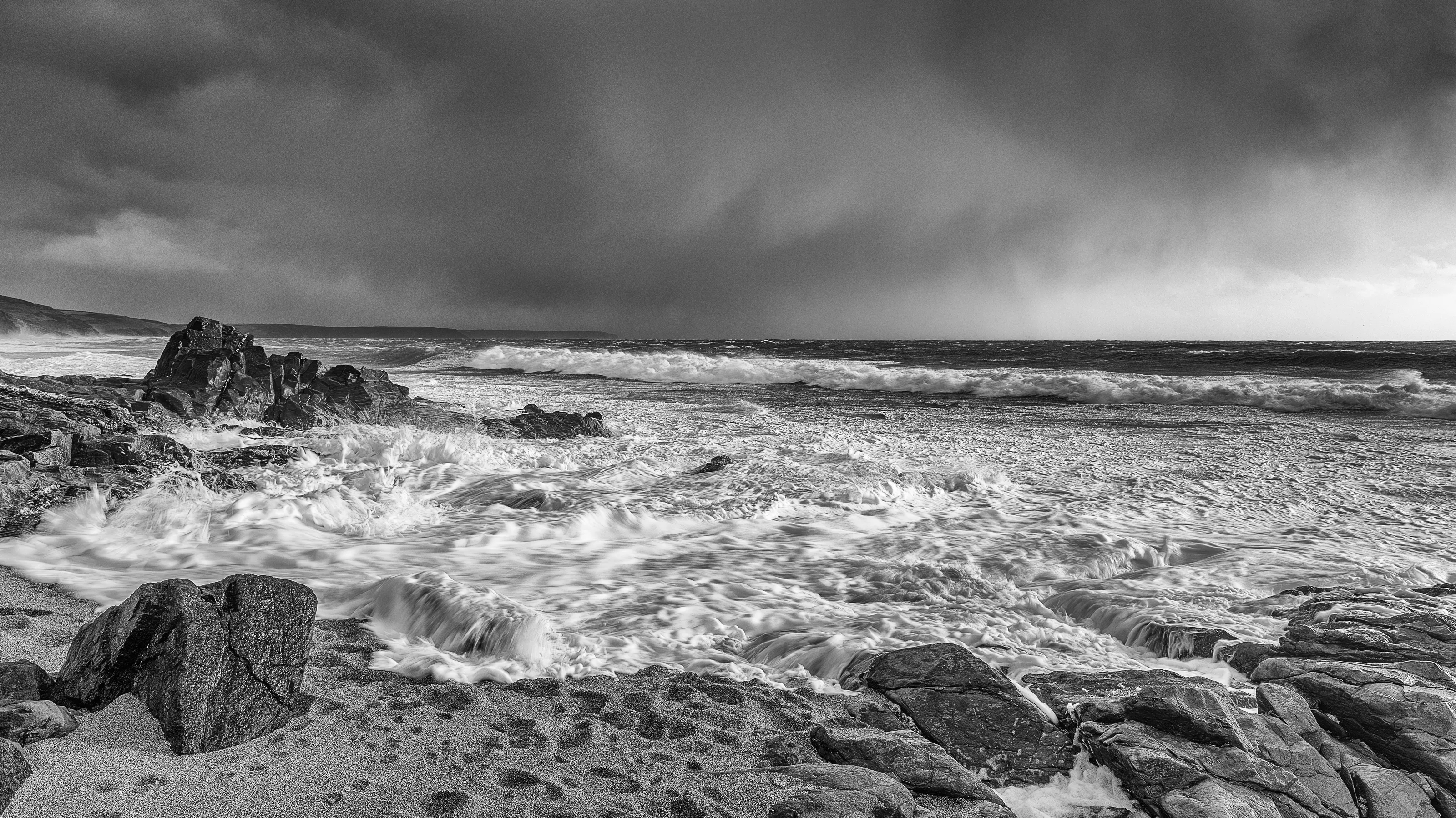 Seascapes in Black and White (no people)
