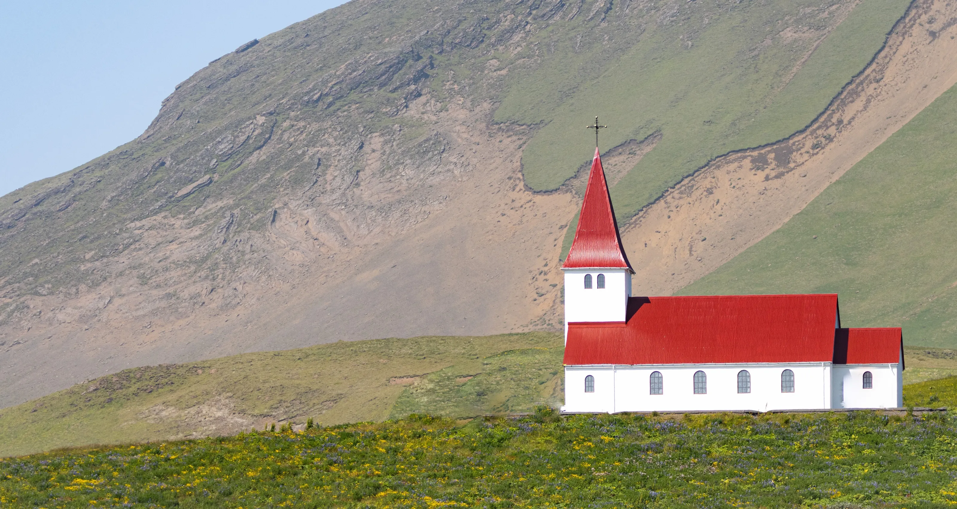 Landscapes with a Single Building