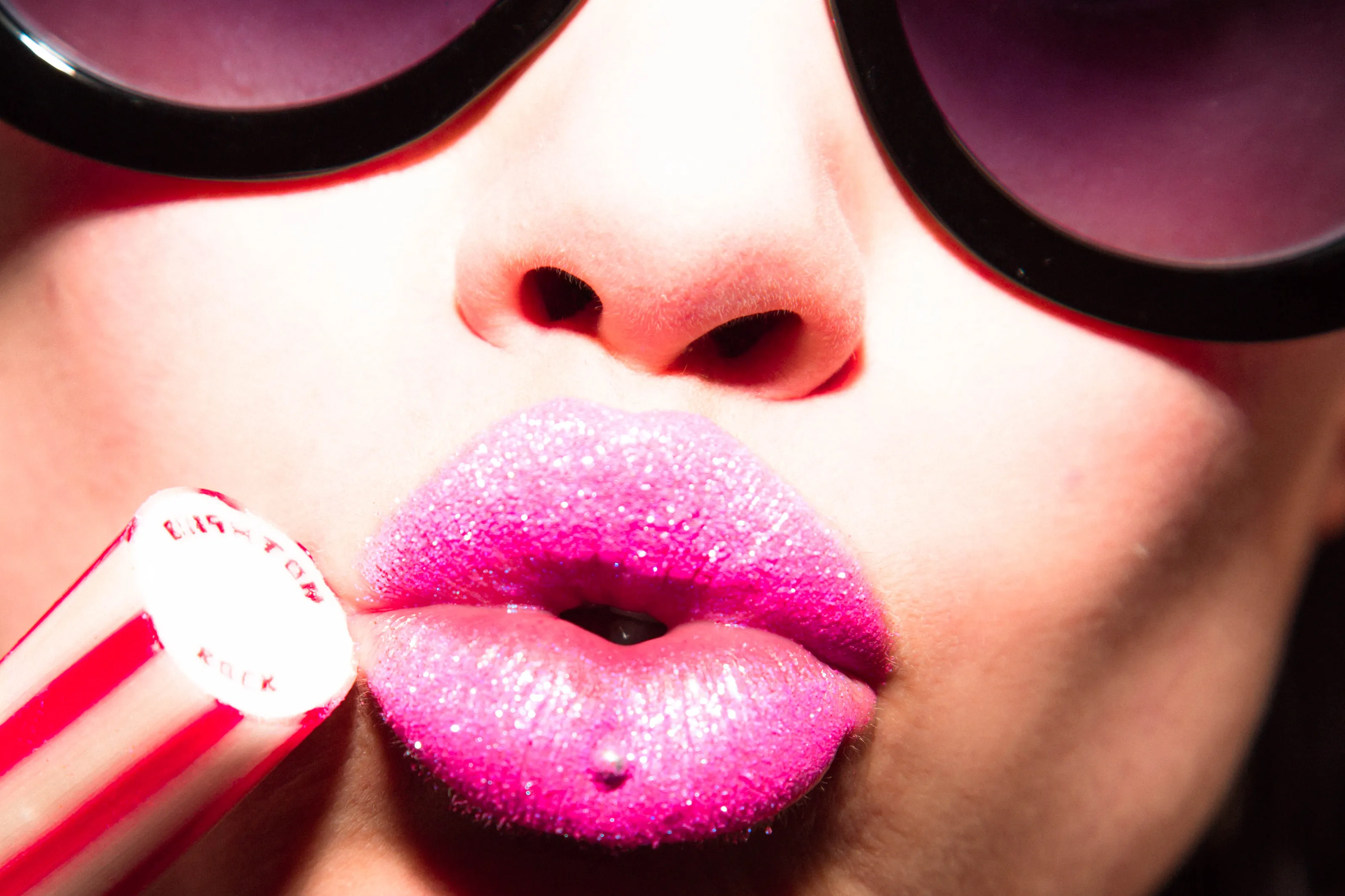 Mwah! Kisses (in colour)
