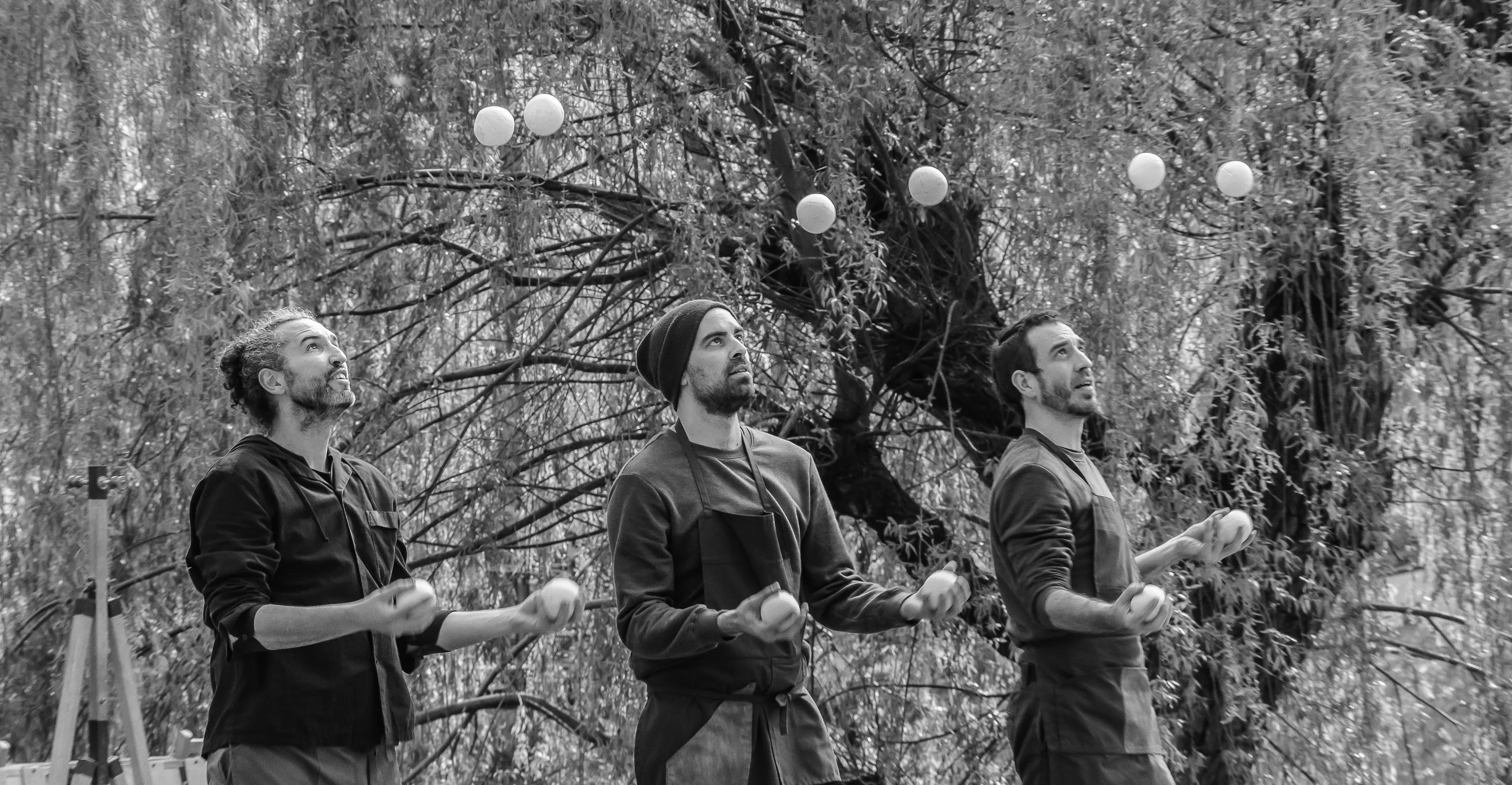 People Juggling