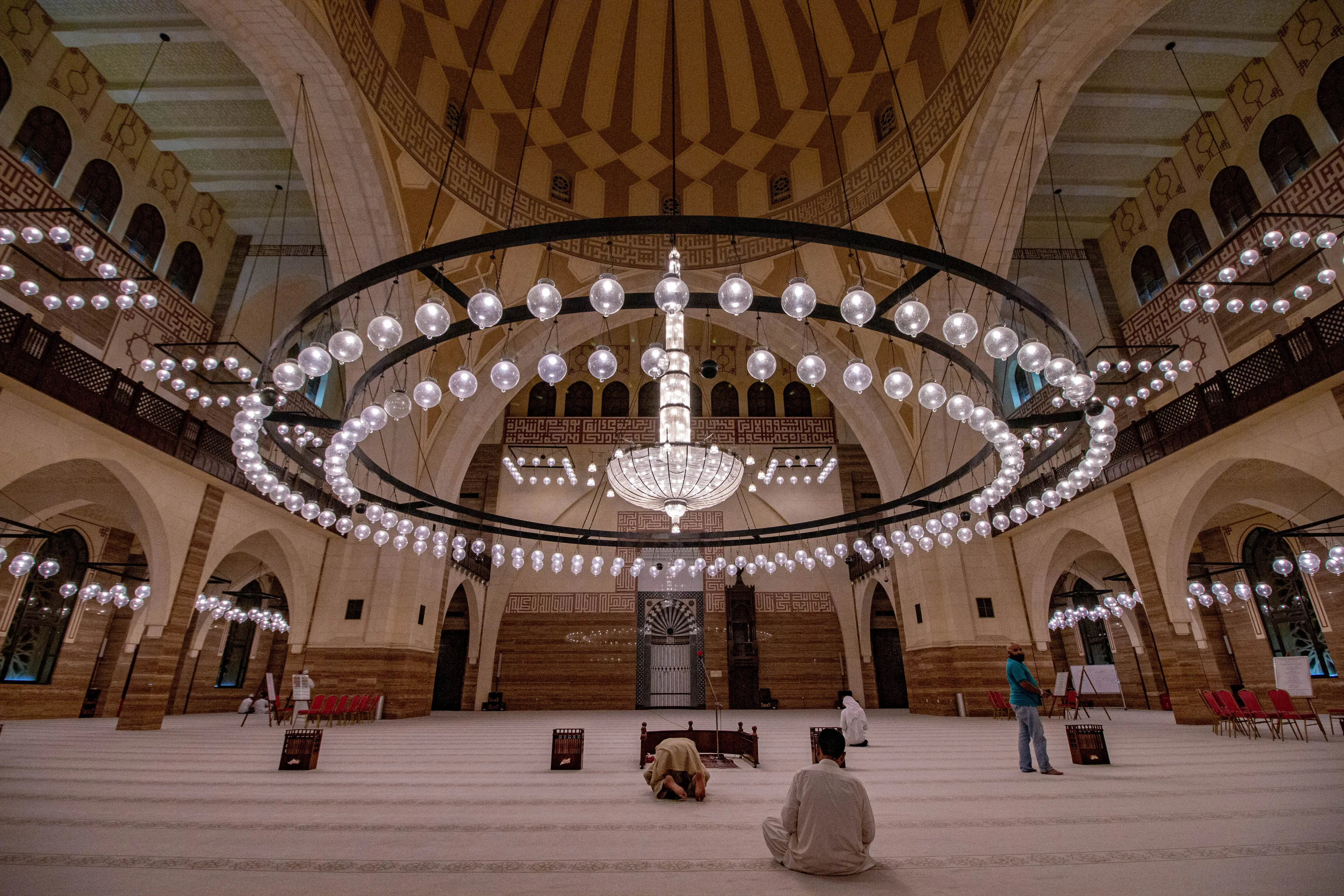 Chandeliers and light fittings