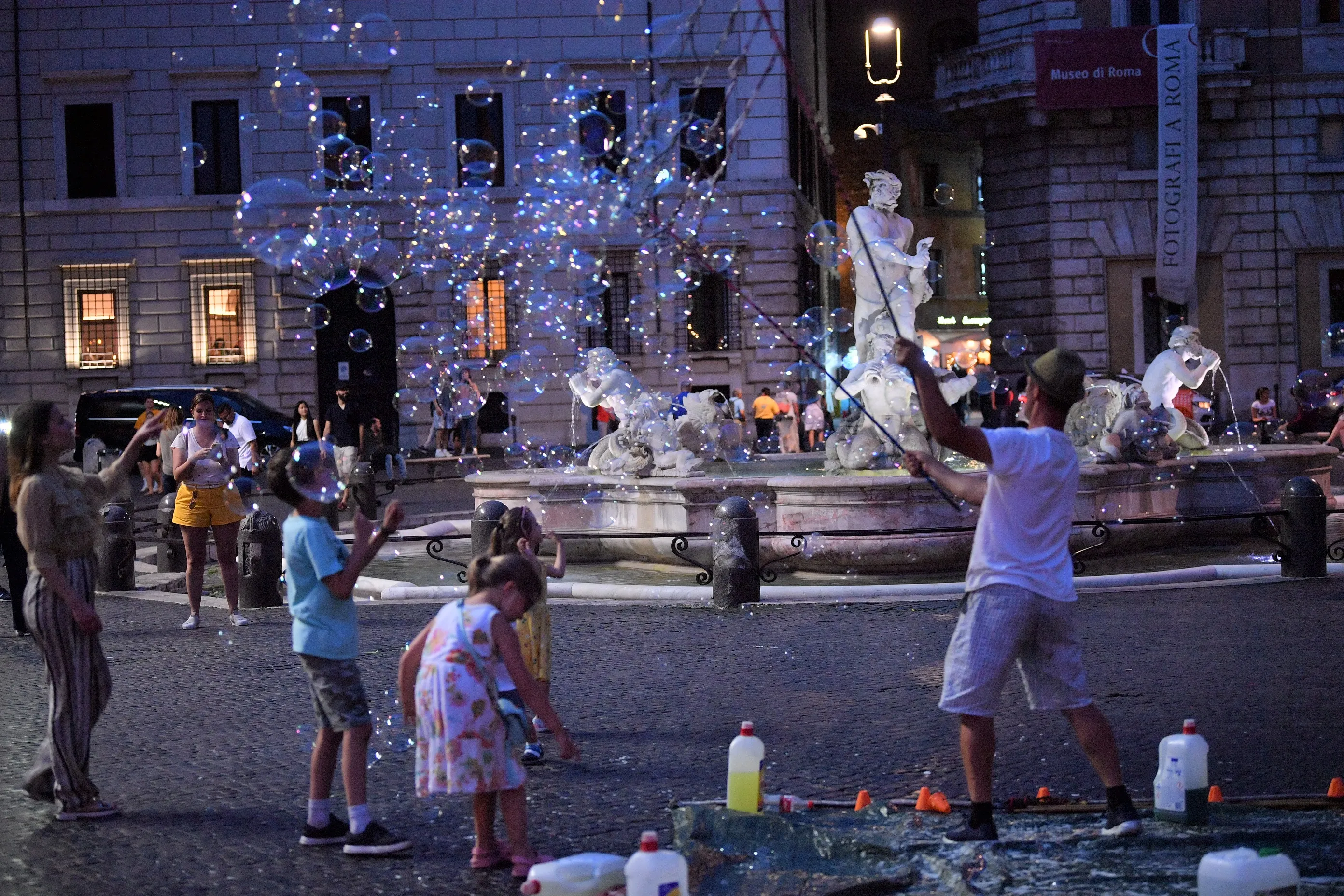 People Playing with Soap Bubbles (in colour)