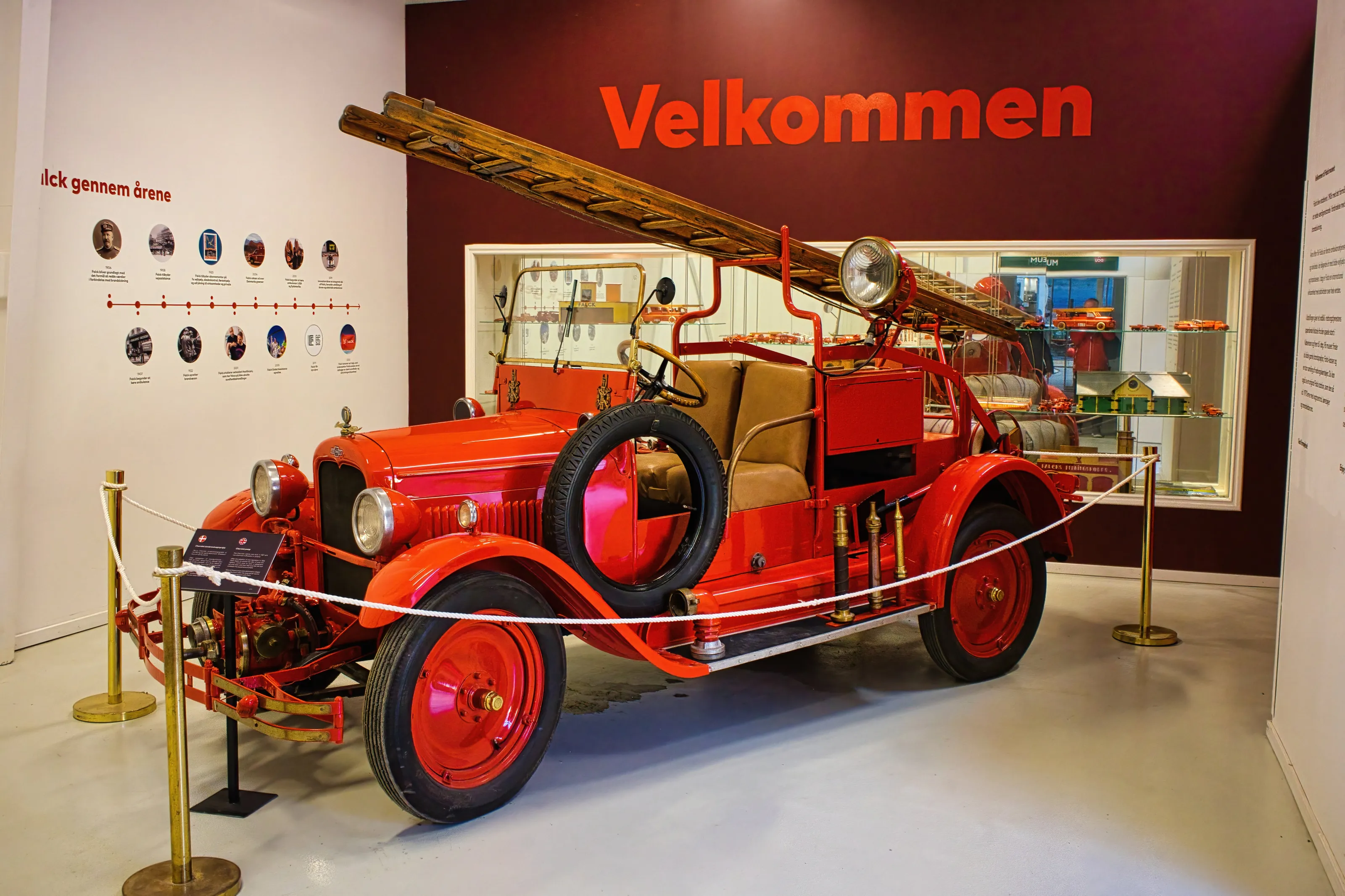 Old Fire Engines/Fire Trucks (in colour)