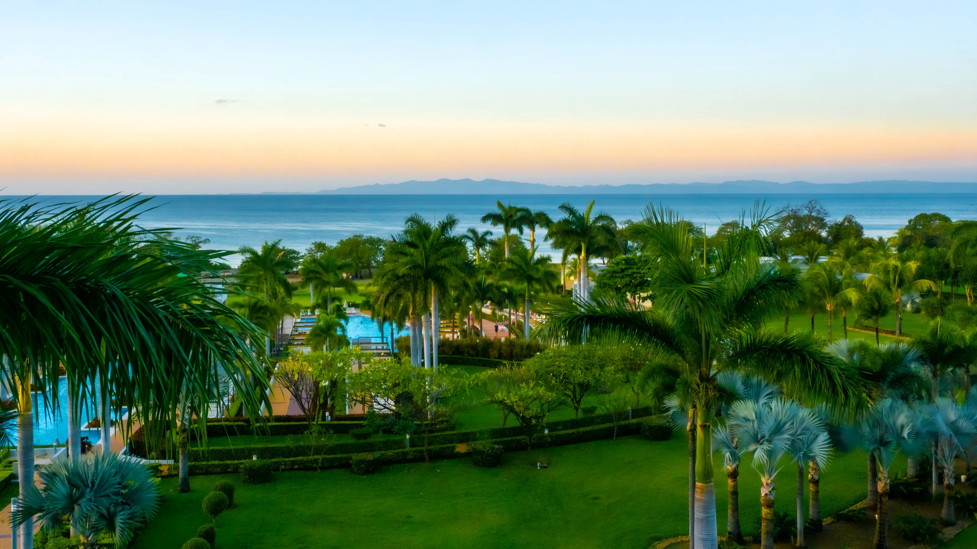 Beautiful Holiday Destinations (in colour)