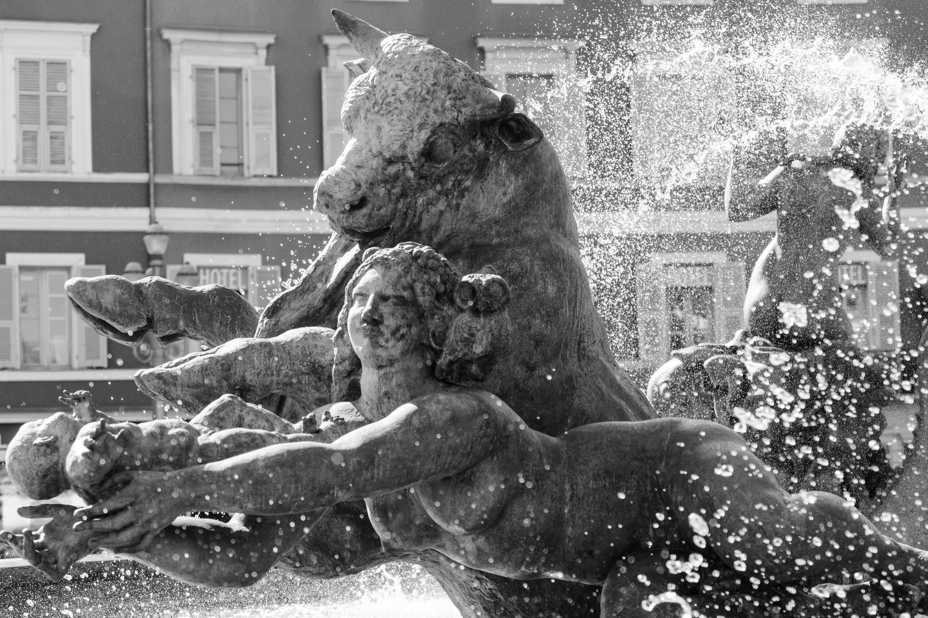 Active Fountains with Statues