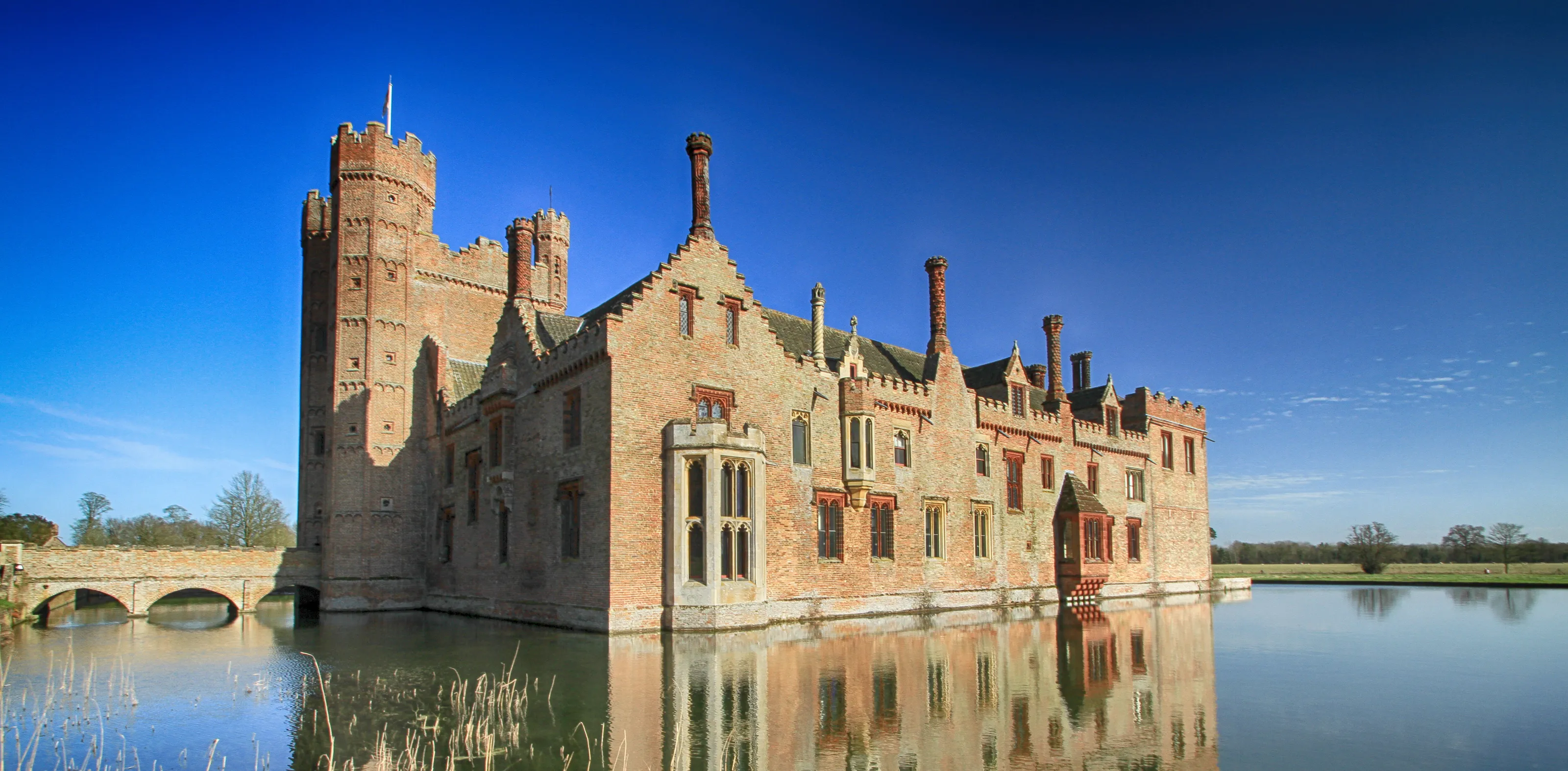 Mansions, Country Houses and Chateaux