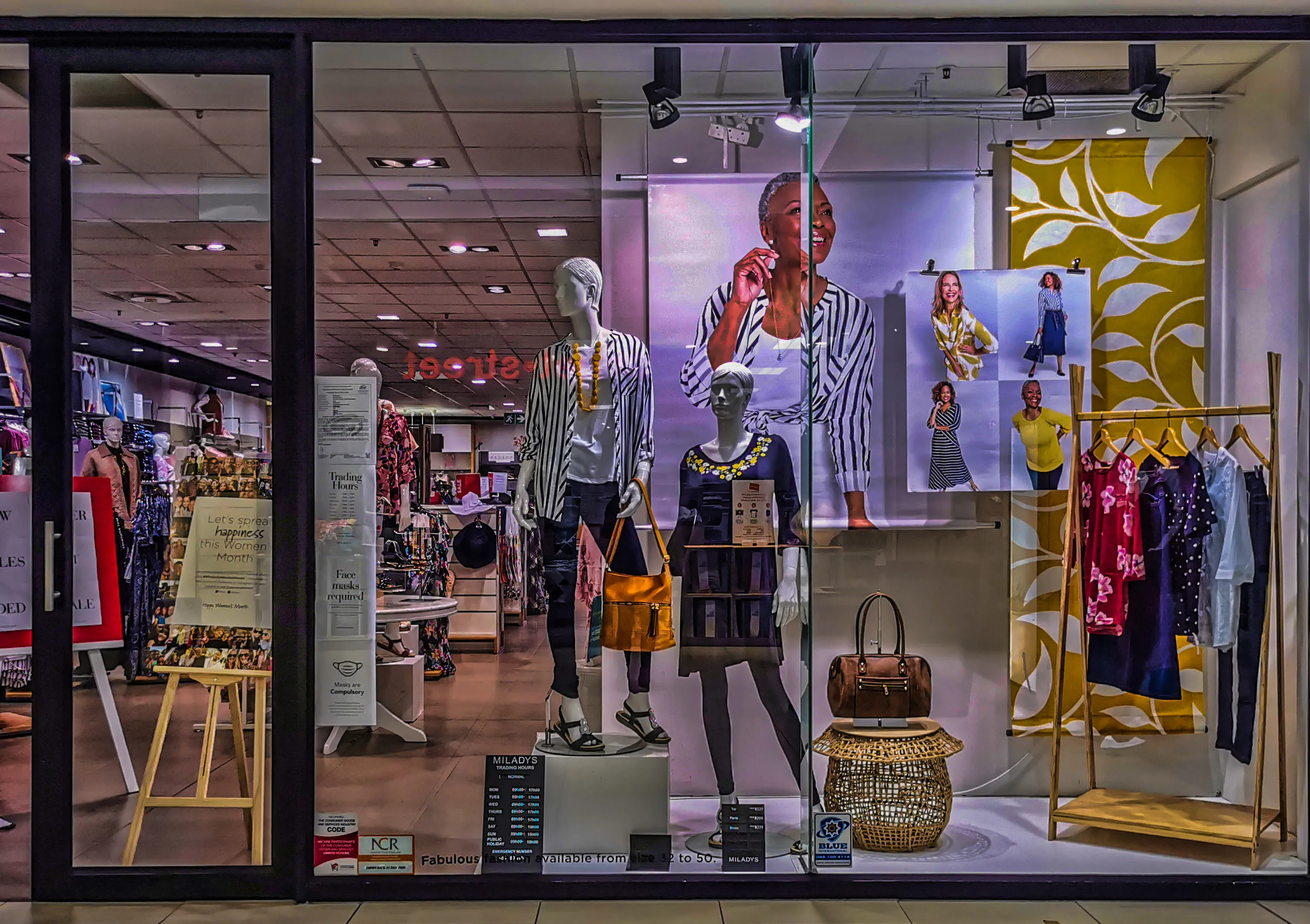 Display Dummies in Shop Windows
