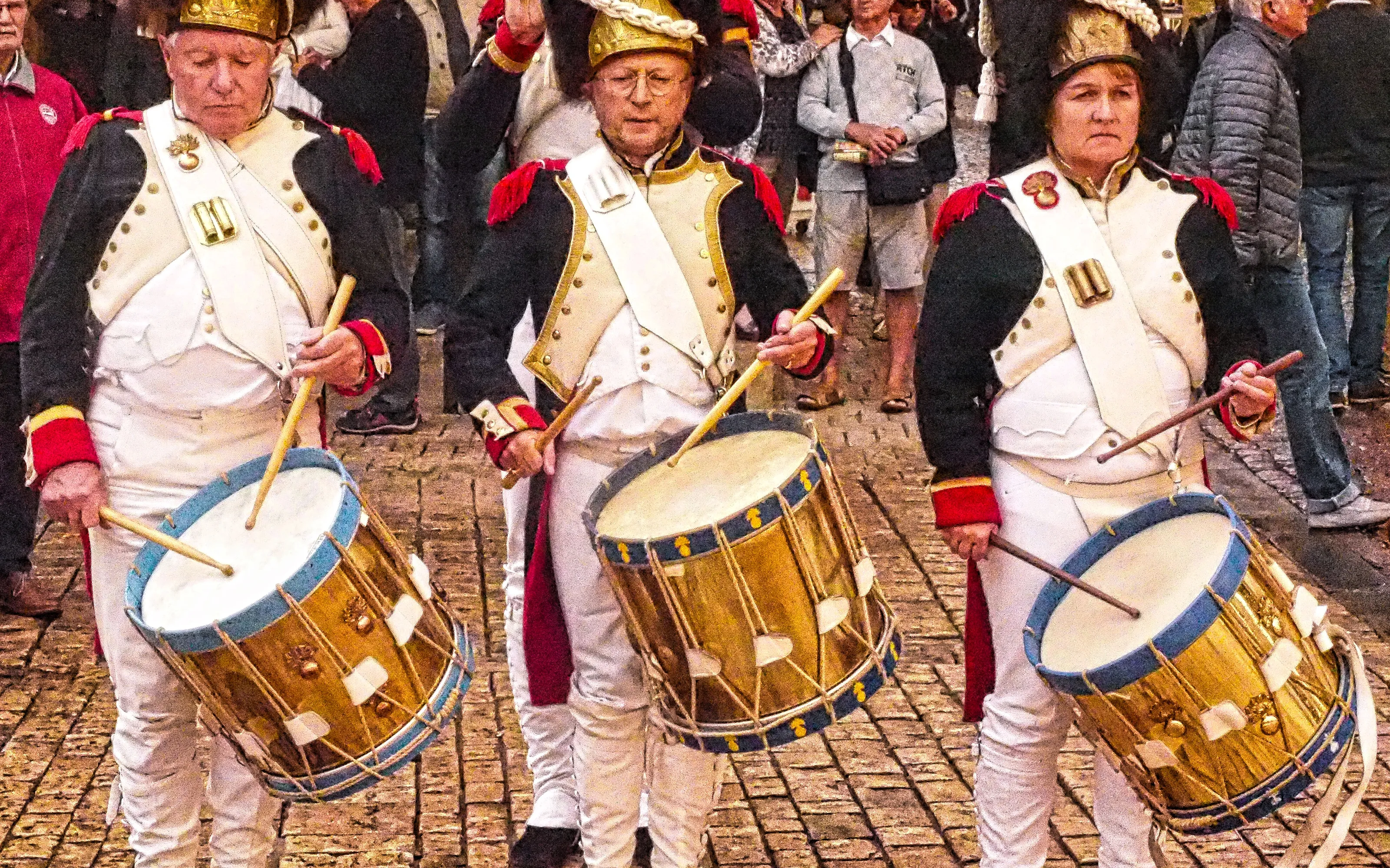 Drums (percussion instruments)